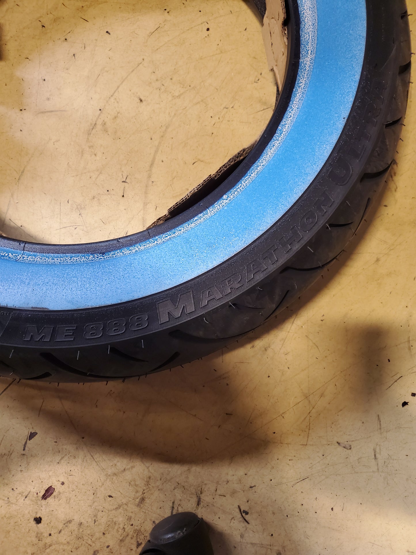 METZELER ME888 MARATHON ULTRA WW P 130 90 16 73H FRONT TIRE 2407600