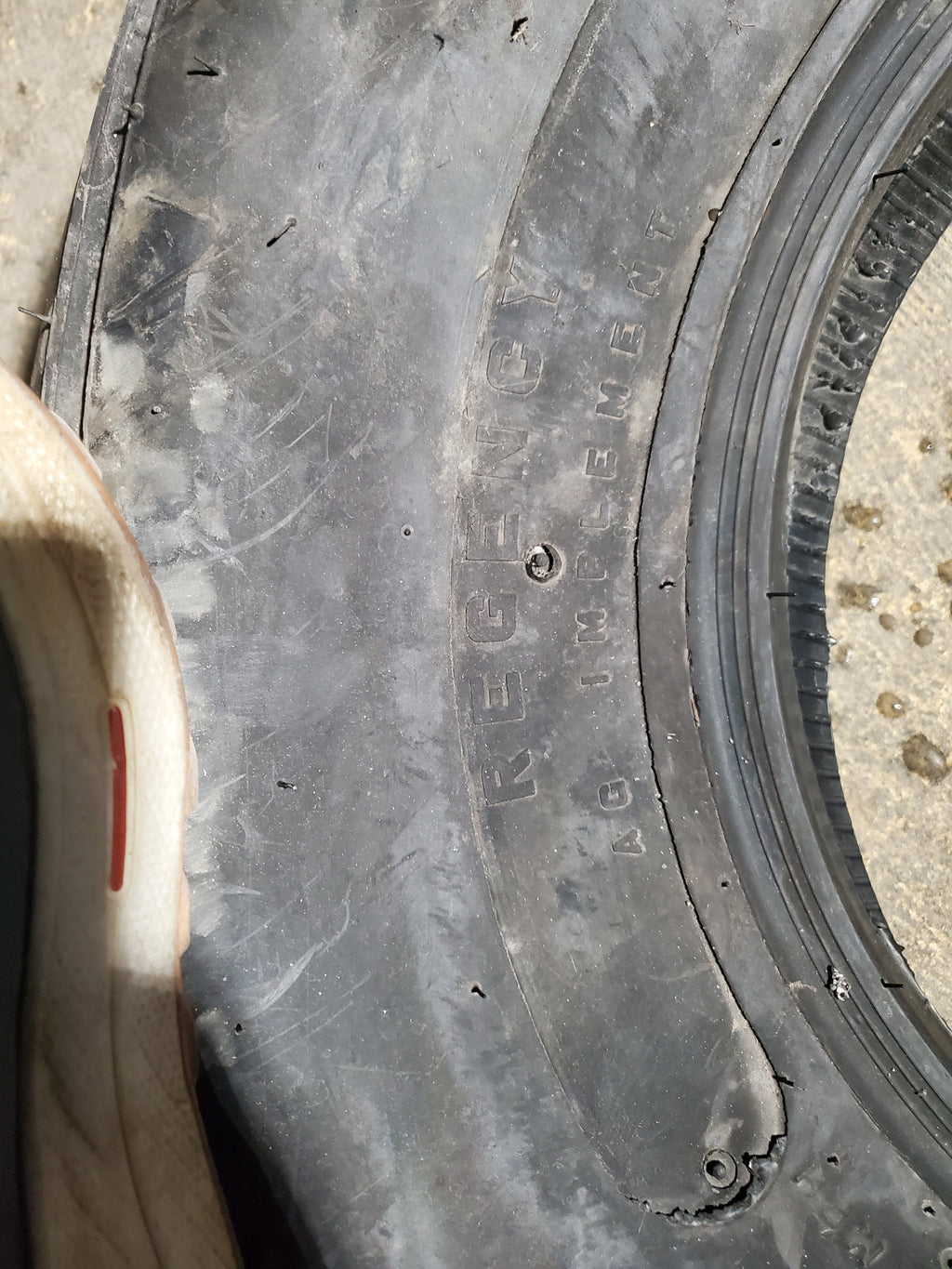 REGENCY REGENCY AG IMPLIMENT BSW  9.5 15 112B 8PLY TRACTOR TIRE 378287