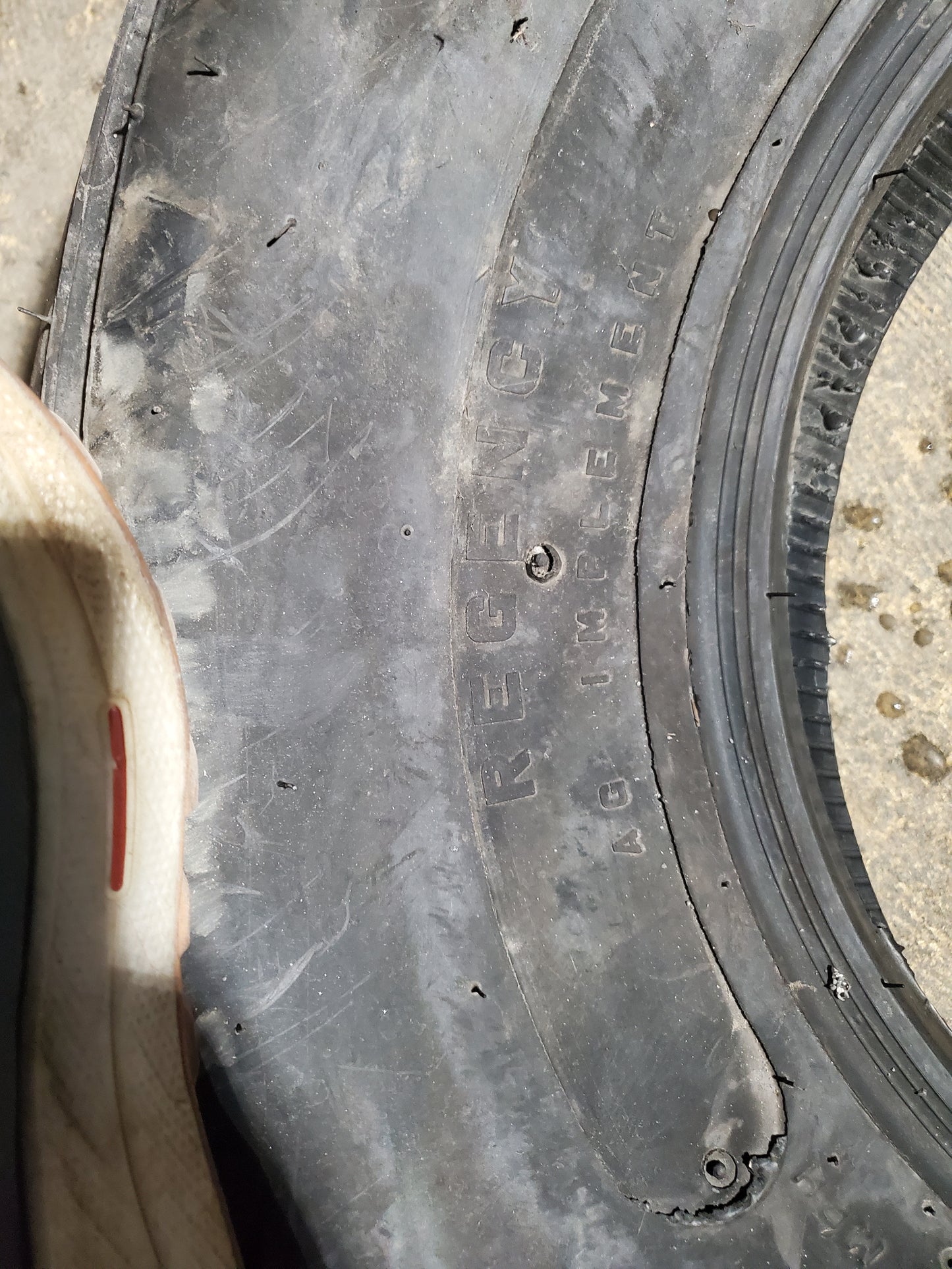 REGENCY REGENCY AG IMPLIMENT BSW  9.5 15 112B 8PLY TRACTOR TIRE 378287