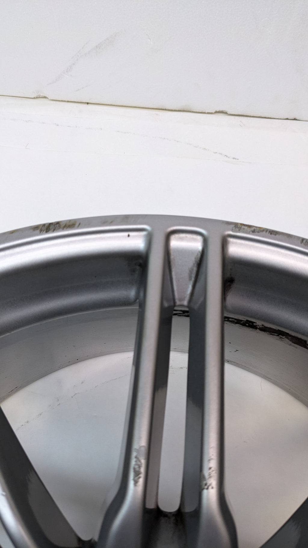 4 USED GENUINE PORSCHE CAYENNE 21X10 ET 60 5LUG SILVER WHEELS 7P5.601.025.H