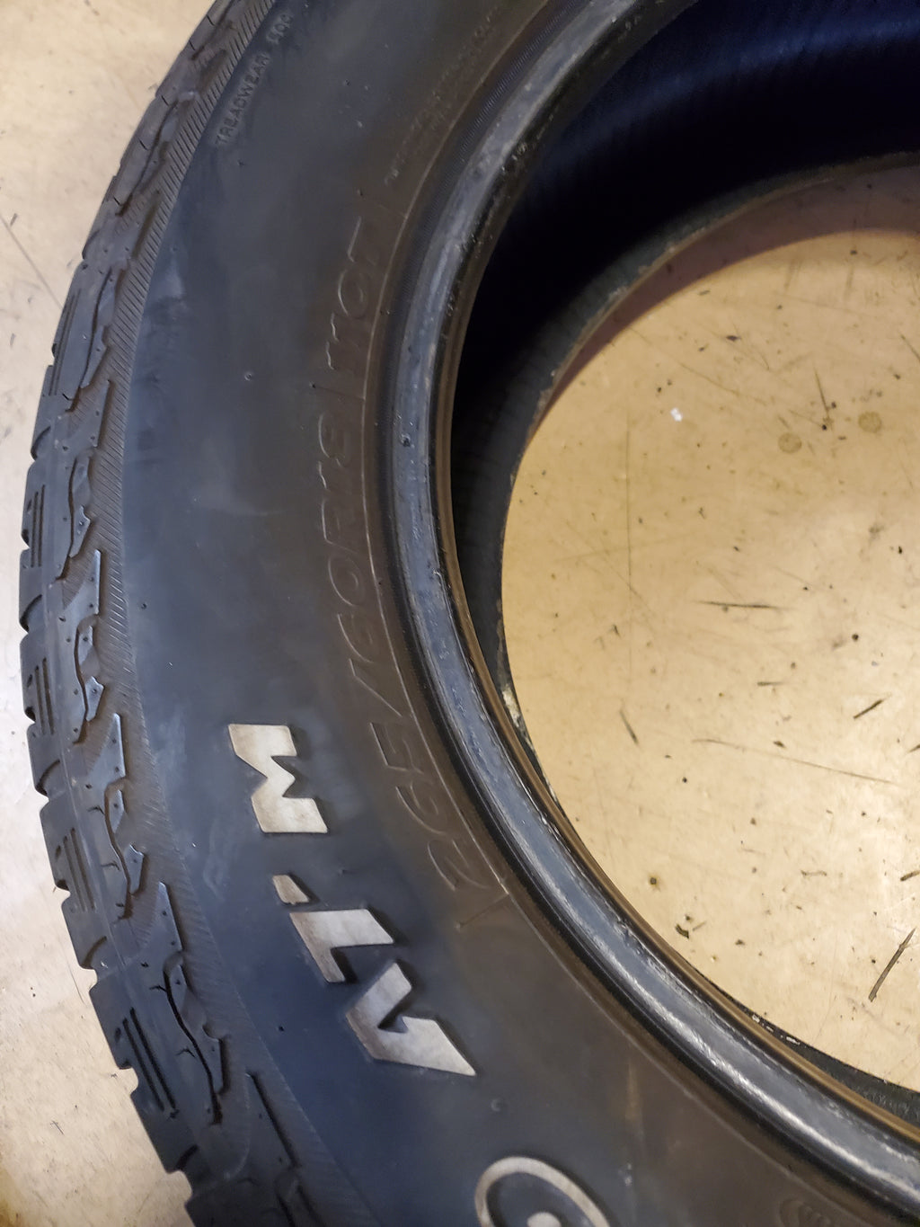 2 USED 10/32" HANKOOK DYNAPRO ATM OWL P 265 60 18 110T  ALL TERRAIN TIRE 1021751