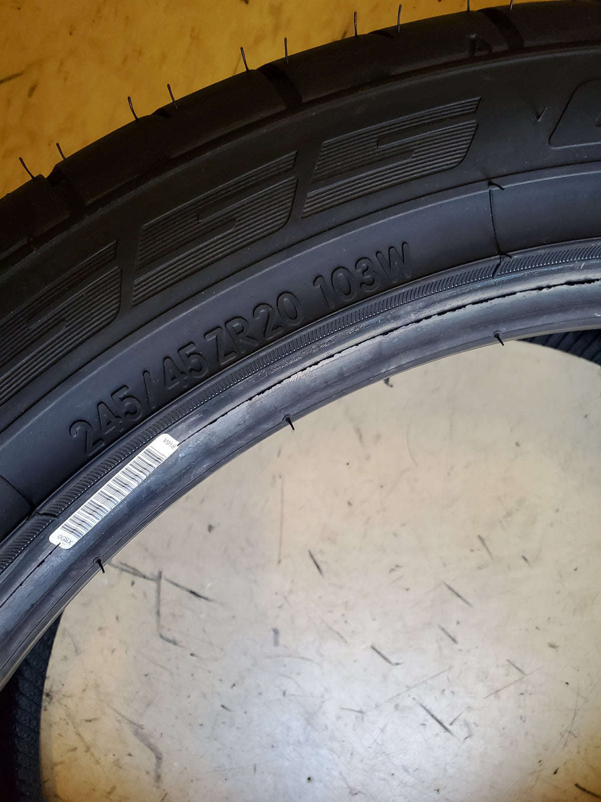 NITTO NT555 G2 BSW P 245 45 20 103W XL UHP TIRE 211070