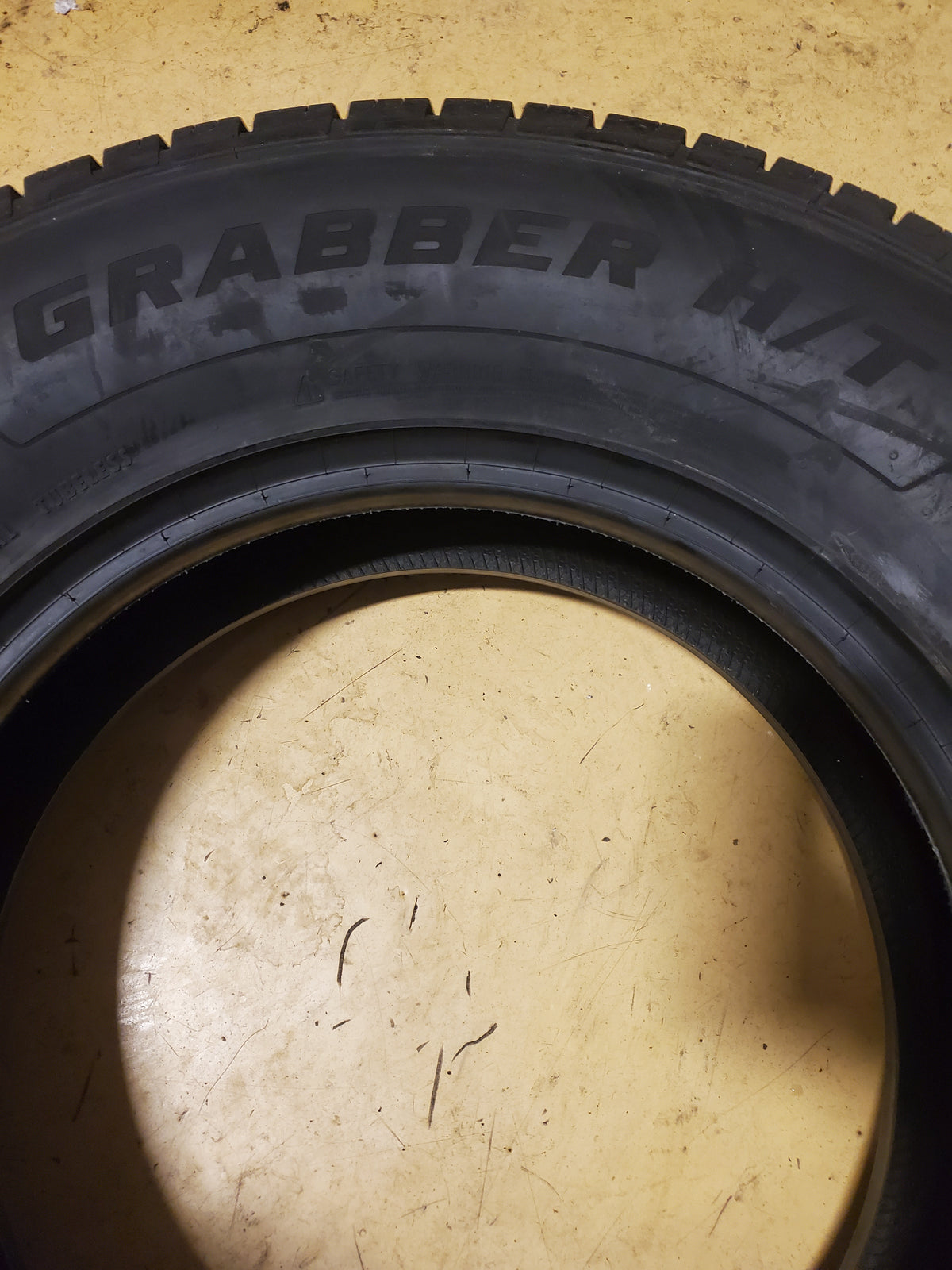 GENERAL GRABBER H/T BSW LT 245 75 17 121/118S 10PLY HIGHWAY TIRE 04493540000
