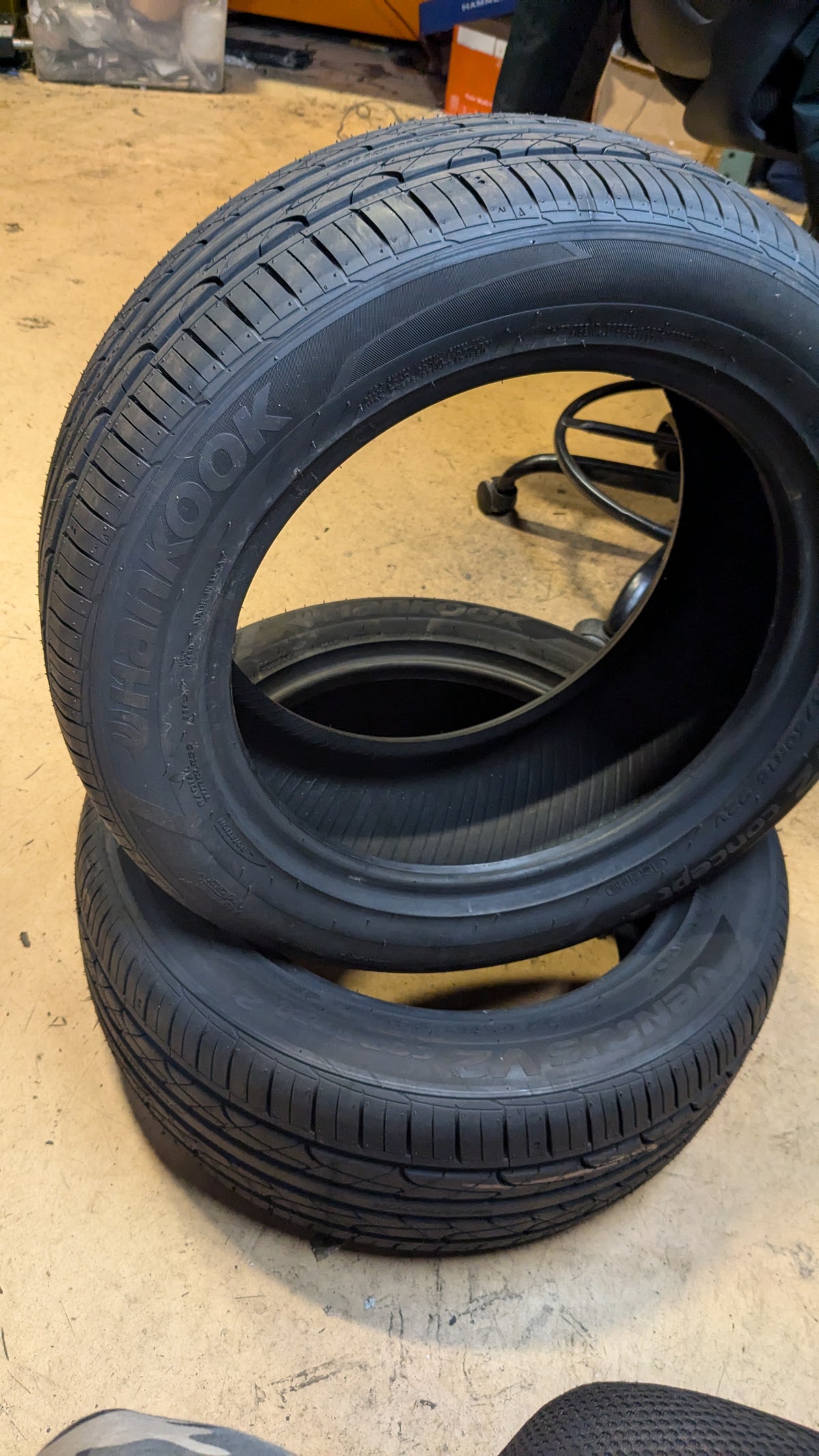 HANKOOK VENTUS V2 CONCEPT 2 BSW P 225 50 16 92V UHP TIRE 1014369