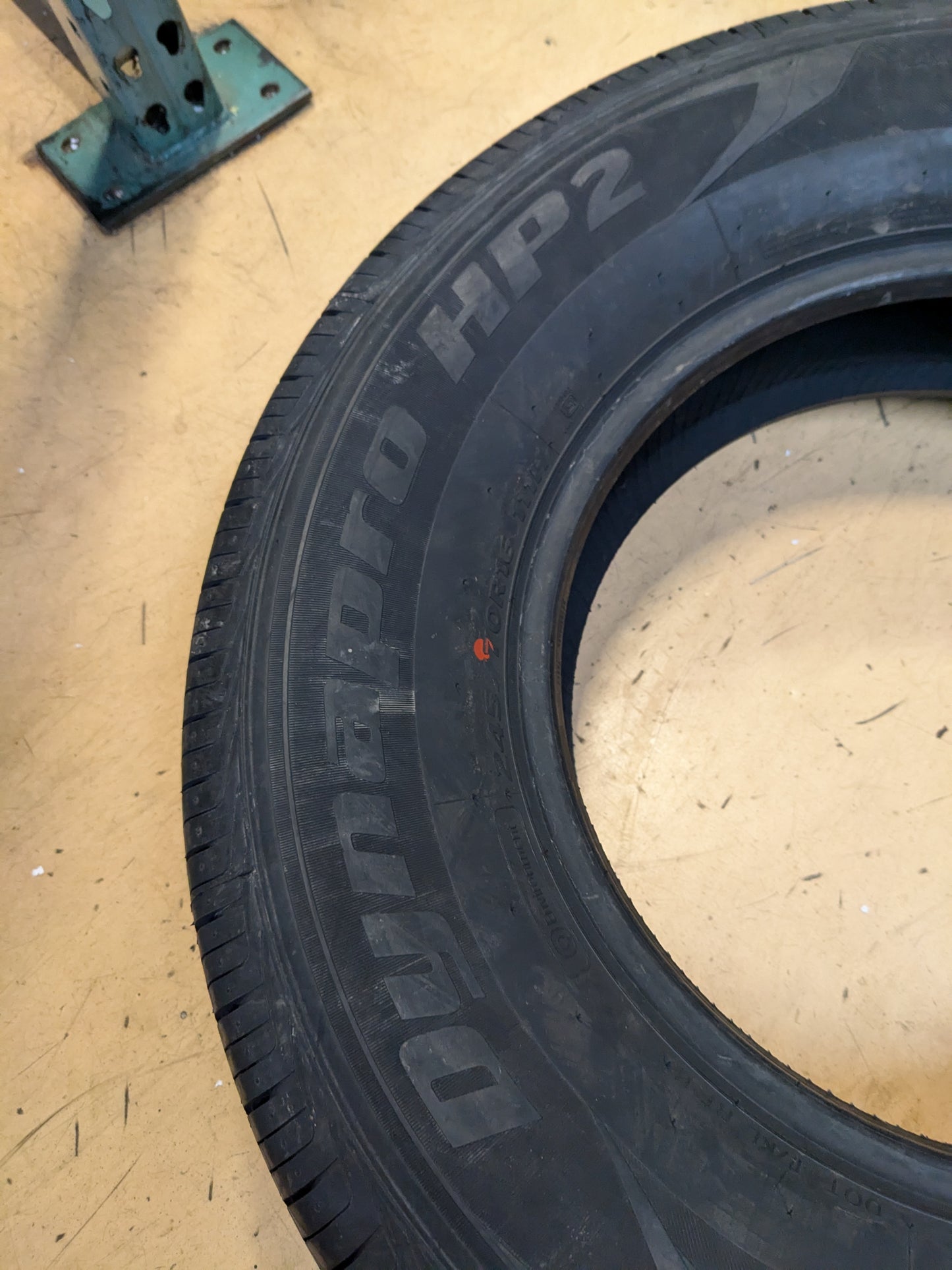 NEW OLD STOCK  HANKOOK DYNAPRO HP2 RA33 P 245 70 16 111H SL ALL SEASON TIRE 1014586