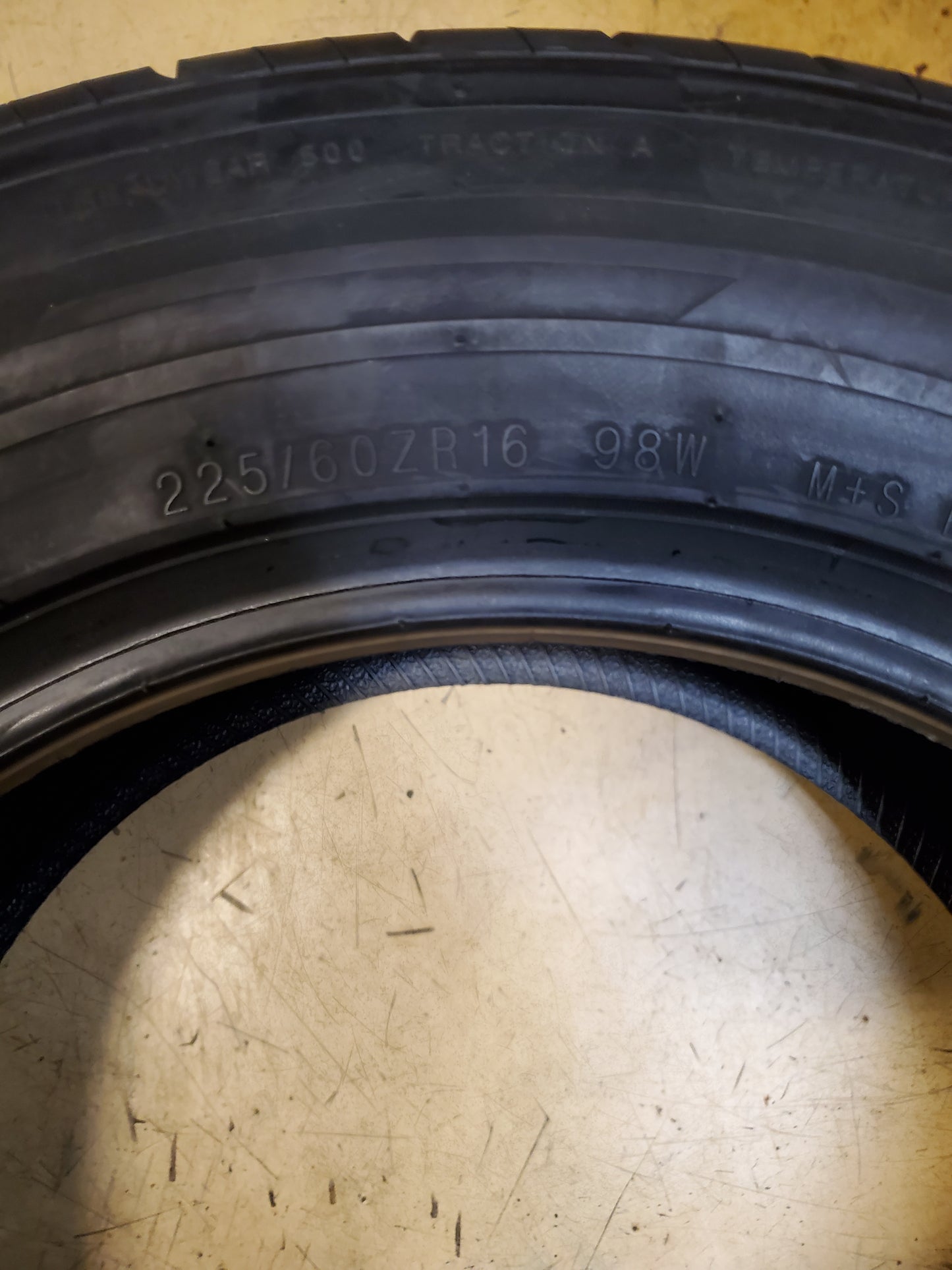 KUMHO ECSTA LX PLATINUM KU27 BSW P 225 60 16 98W ALL SEASON TIRE 2104583