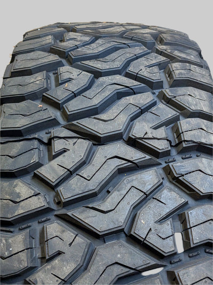 VENOM POWER TERRA HUNTER R/T+ BSW LT 35 12.5 17 121Q LRE 10 PLY RUGGED TERRAIN TIRE TVPRT08NL