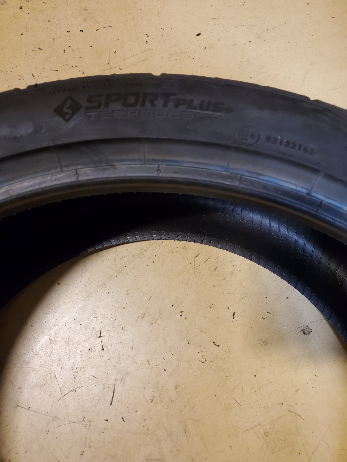 2 CONTINENTAL EXTREMECONTACT DWS06 PLUS P 285 35 22 106W XL TIRE 15573520000