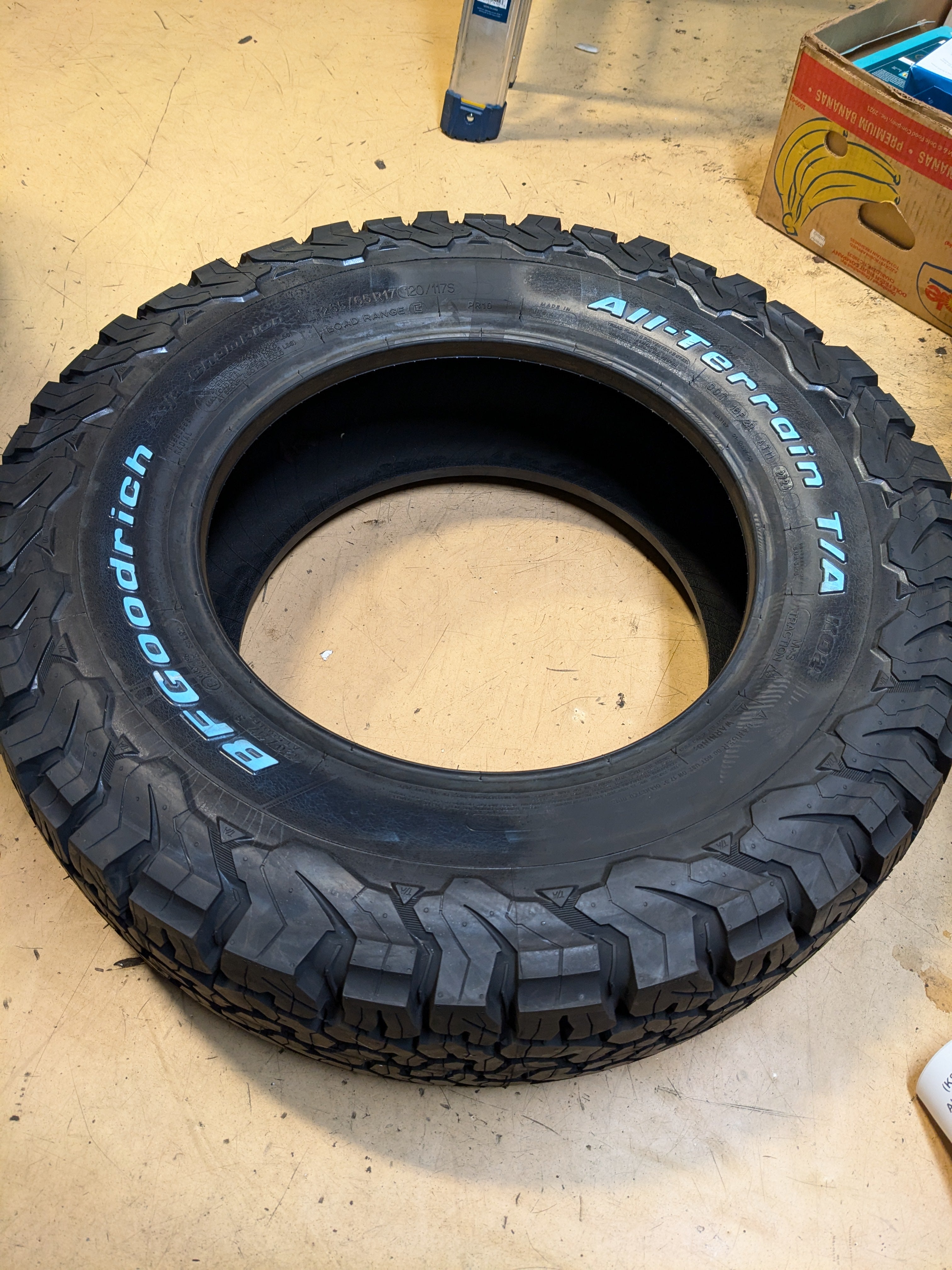 (KSL ONLY) BFGOODRICH ALL TERRAIN T/A KO2 RWL LT 265 65 17 120/117S LRE 10 PLY ALL TERRAIN TIRE 16681