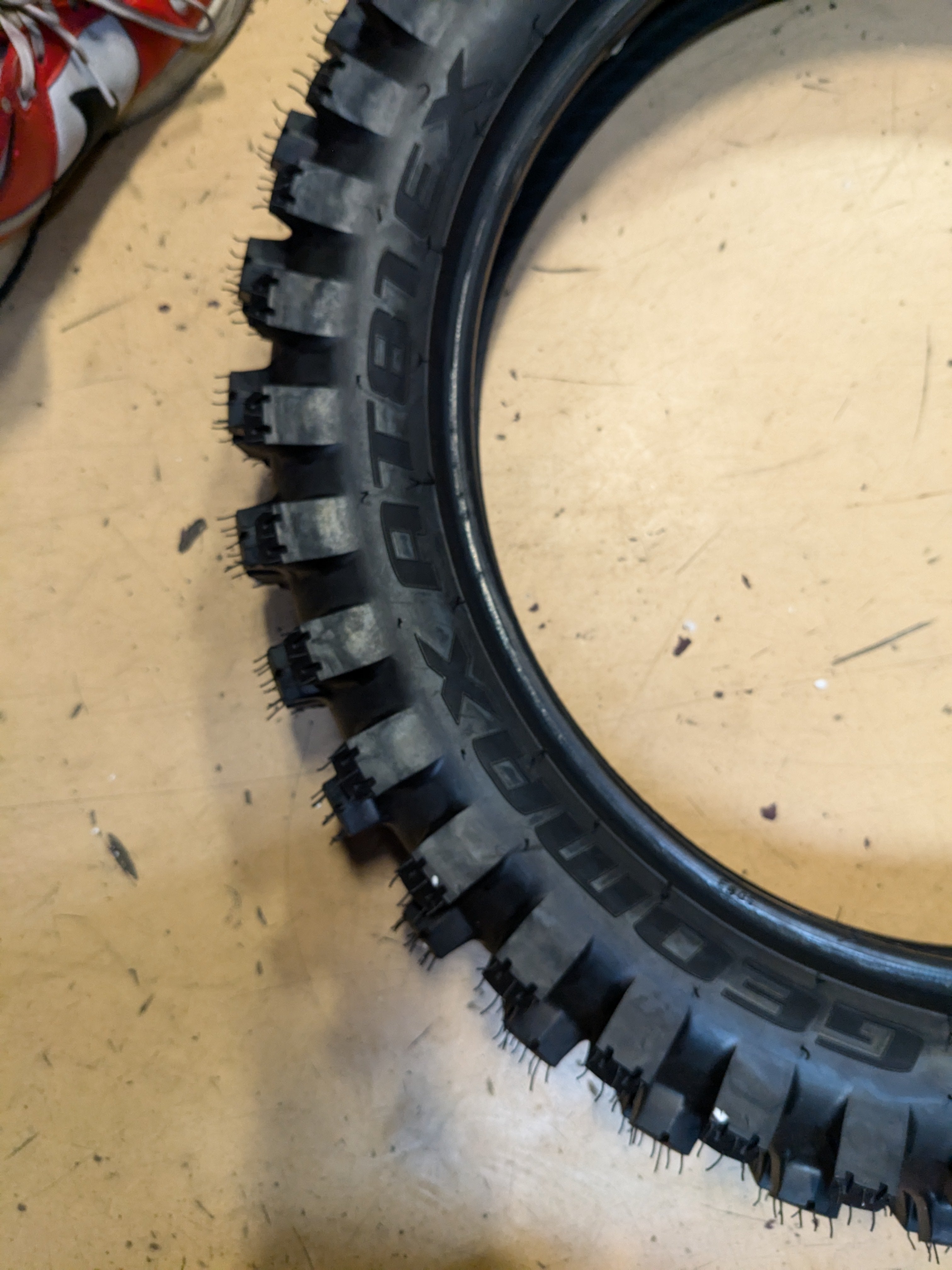 DUNLOP GEOMAX AT81 EX SOFT COMPOUND 110 100 18 64M REAR MOTORCYCLE TIRE 45229521