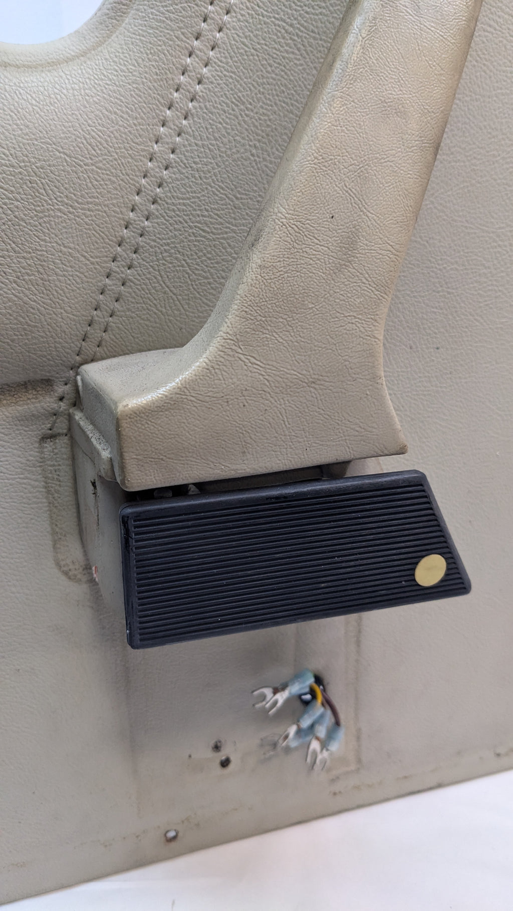 USED PORSCHE 911 CARRERA LEFT LEATHER DOOR PANEL WITH TWEETER AND HANDLE