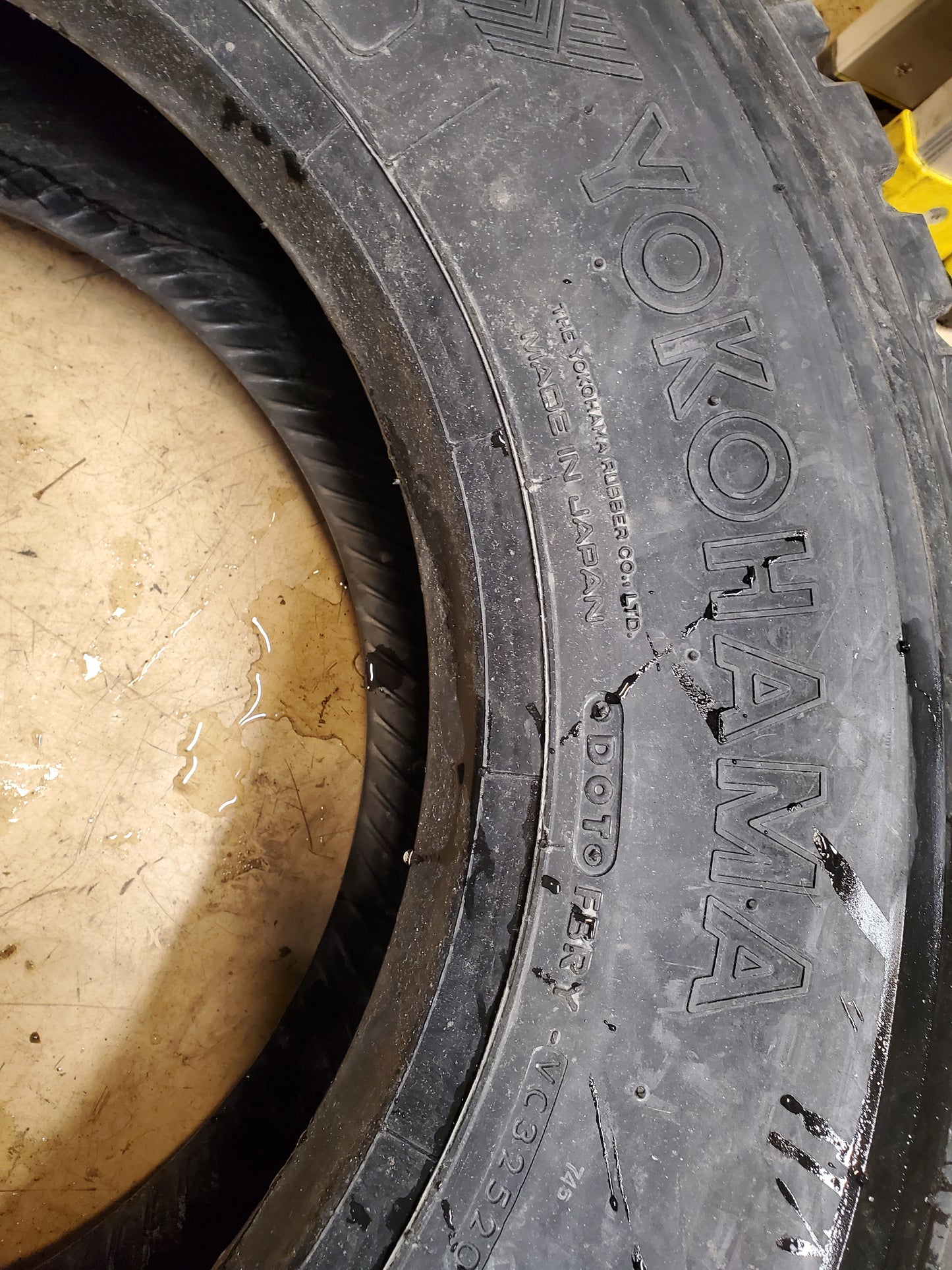 (KSL ONLY) YOKOHAMA SUPER STEEL TY303A BSW  265 70 19.5 140/138M 14PLY DRIVE TIRE 140130365
