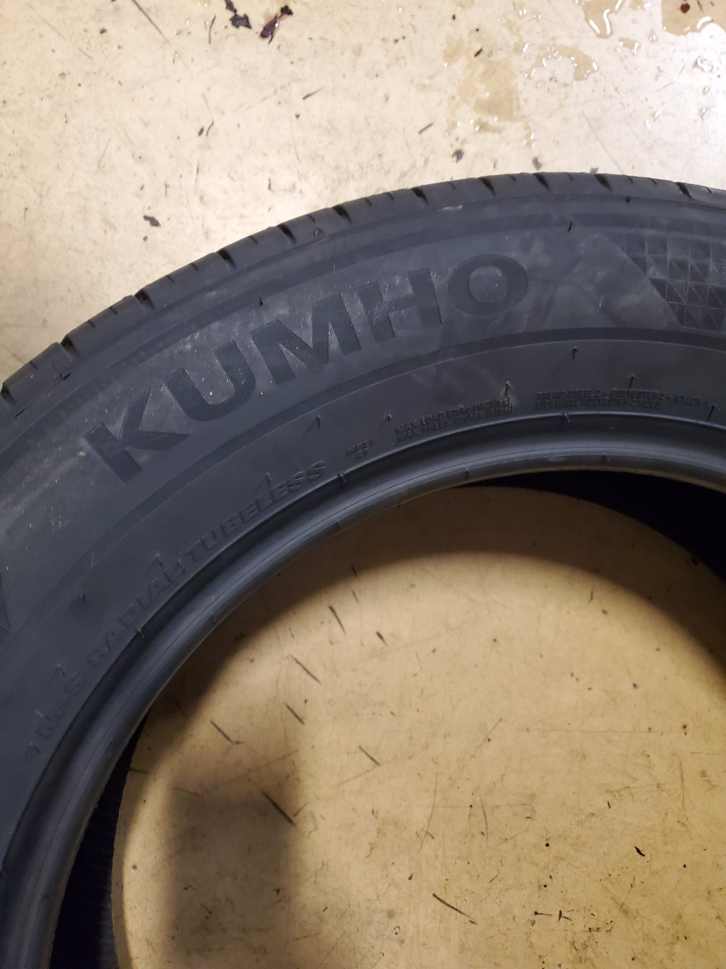 KUMHO CRUGEN HP71 BSW P 235 60 18 103H ALL SEASON TIRE 2282972