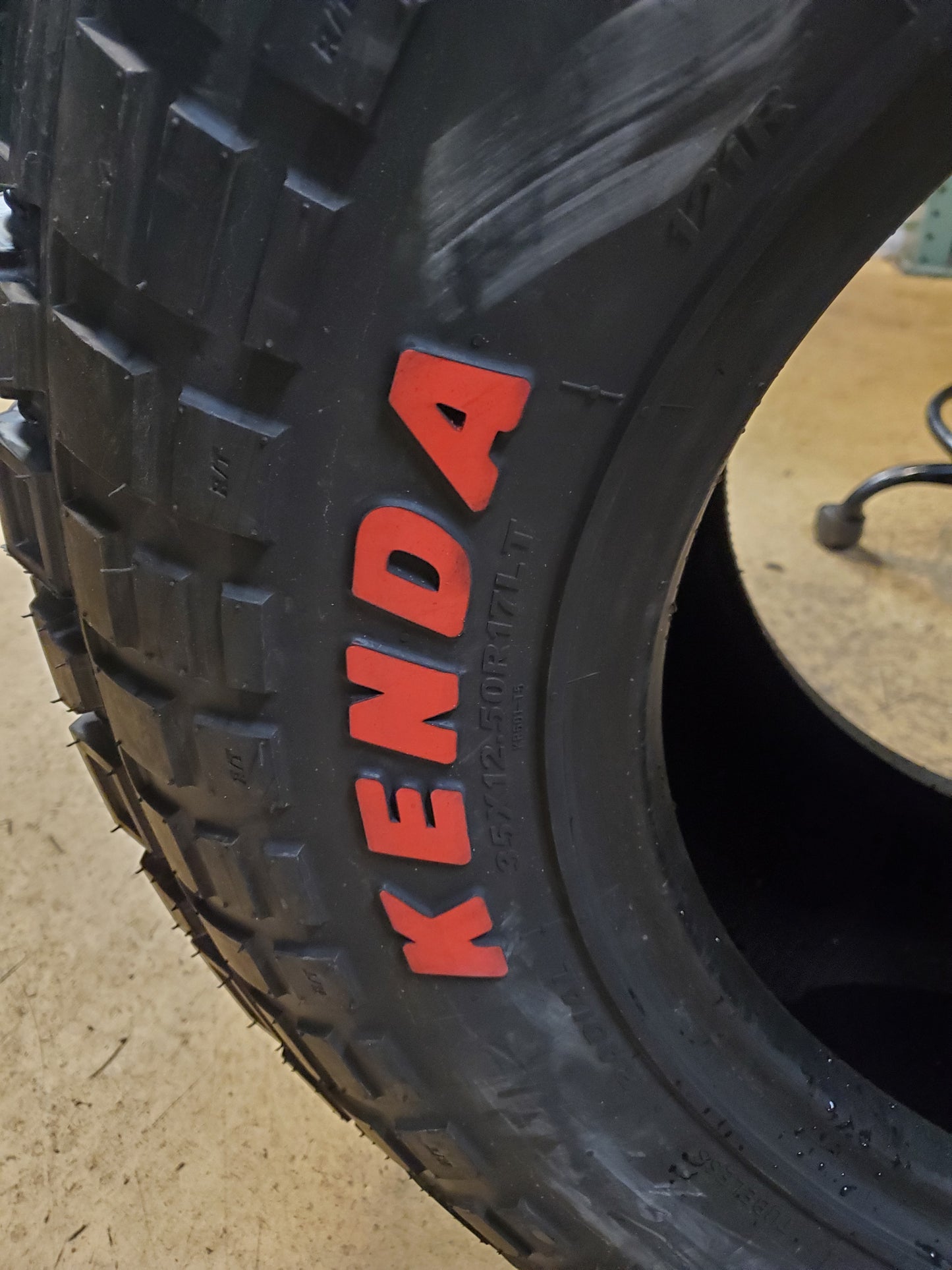 KENDA KLEVER R/T KR601 BSW LT 35 12.5 17 121R 10PLY  RUGGED TERRAIN TIRE 6010002