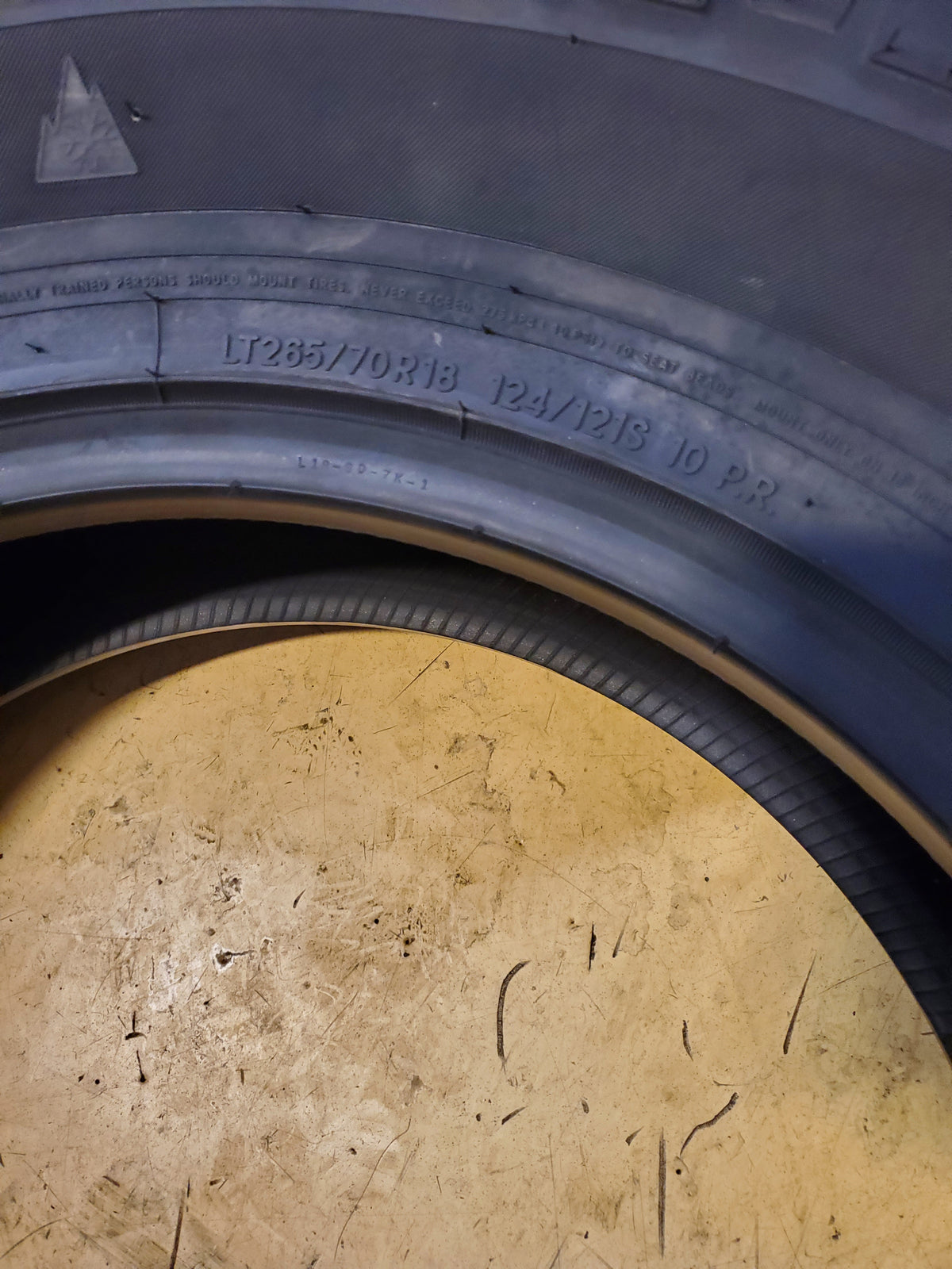 NOS TOYO CELSIUS CARGO BSW LT 265 70 18 124S 10PLY ALL WEATHER TIRE 238540
