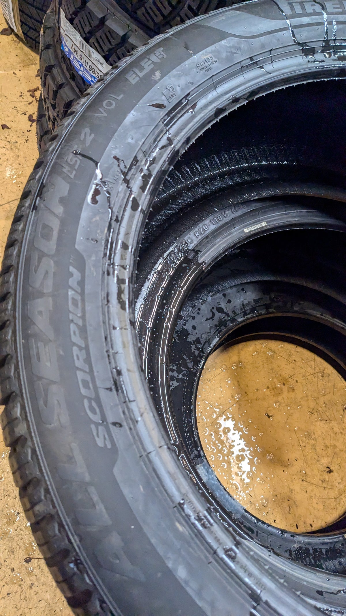 PIRELLI SCORPION ALL SEASON SF2 BSW P 295 40 21 111H XL ALL SEASON TIRE 4547700