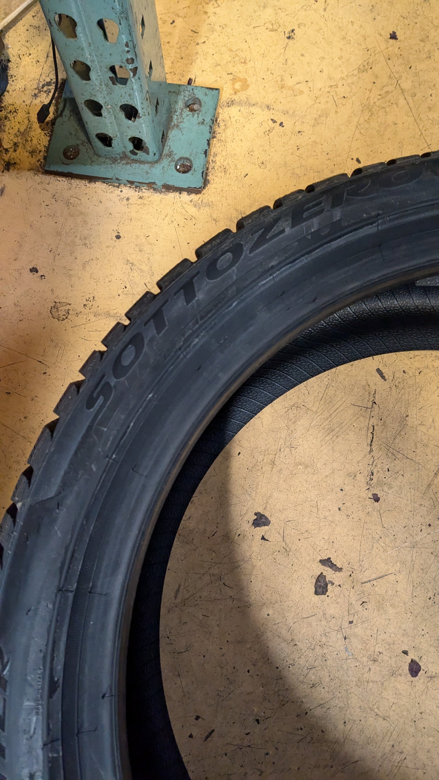 PIRELLI WINTER SOTTOZERO 3 BSW P 255 40 20 101W XL WINTER  TIRE 3956300