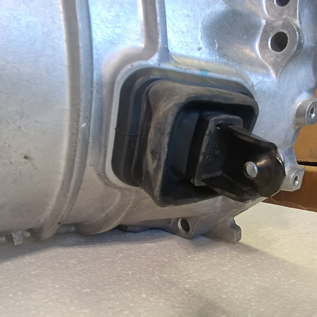 GENUINE 99-05 MAZDA MIATA MX5 5 SPEED TRANSMISSION N4 90007 31206 M52P M526