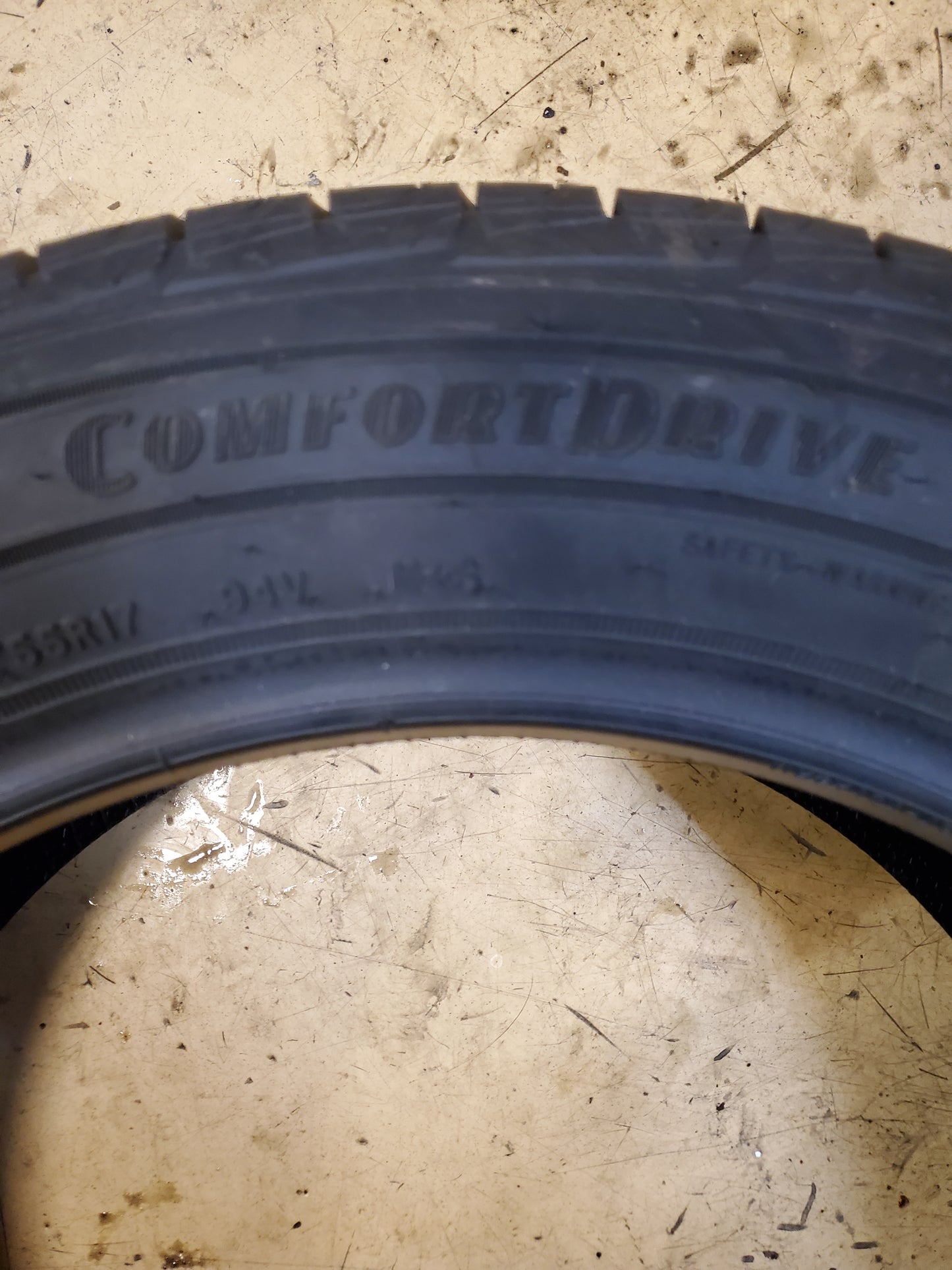 GOODYEAR ASSURANCE COMFORTDRIVE BSW P 215 55 17 94V ALL SEASON TIRE 413340582