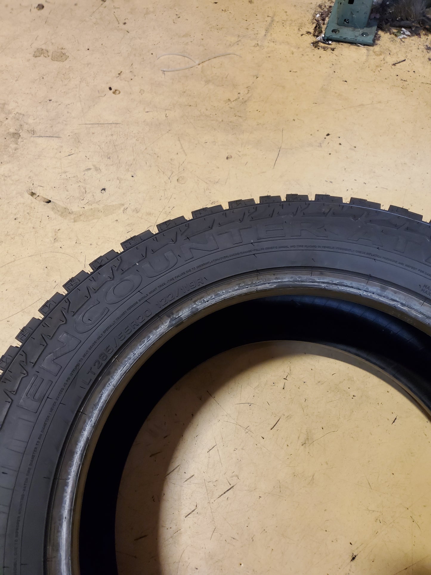 SUMITOMO ENCOUNTER AT BSW LT 285 55 20 122/119R 10PLY ALL TERRAIN TIRE ATH90