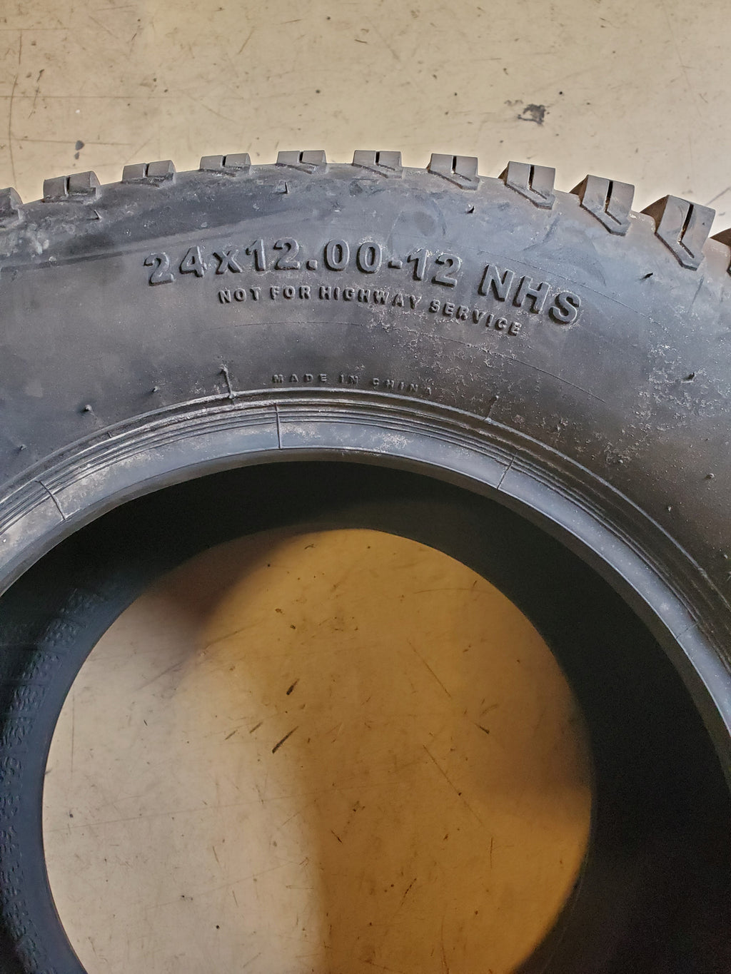 CARLSTAR TURF MASTER BSW 24 12 12 4PLY 99A3 LAWN TIRE 5114091