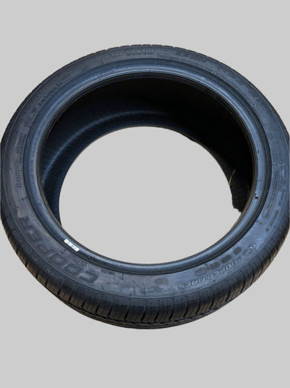 NEW OLD STOCK COOPER ZEON RS3-1 P 245 40 17 91W ALL SEASON TIRE 90000026291
