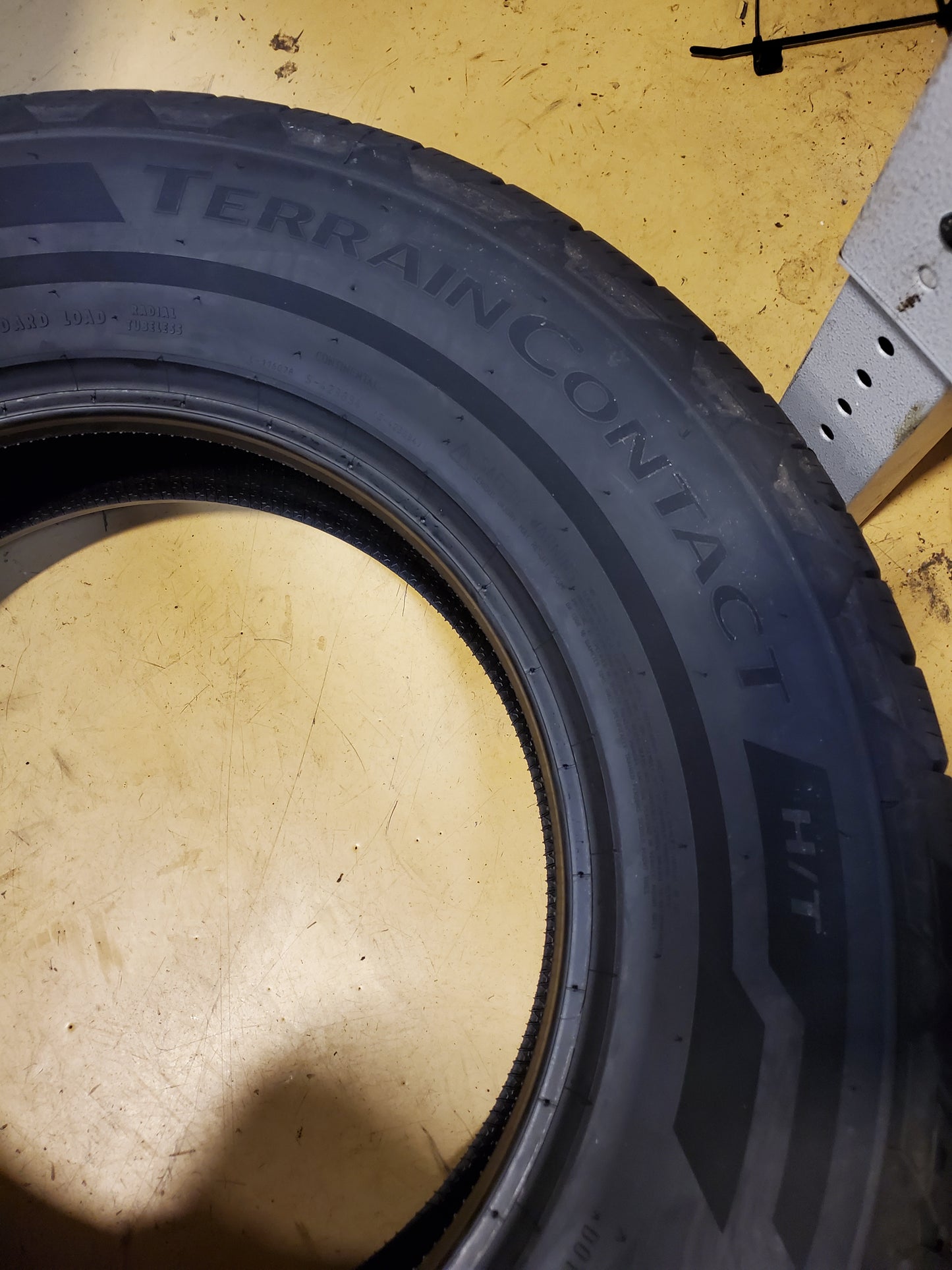 CONTINENTAL TERRAINCONTACT H/T BSW P 265 65 18 114T HIGHWAY TIRE 15571800000