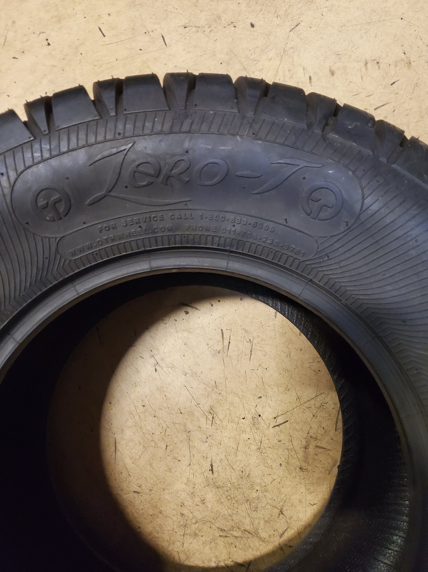 OTR ARMSTRONG ZERO-T BSW  24 10.5 12 4PLY LAWN TIRE T1330424105012