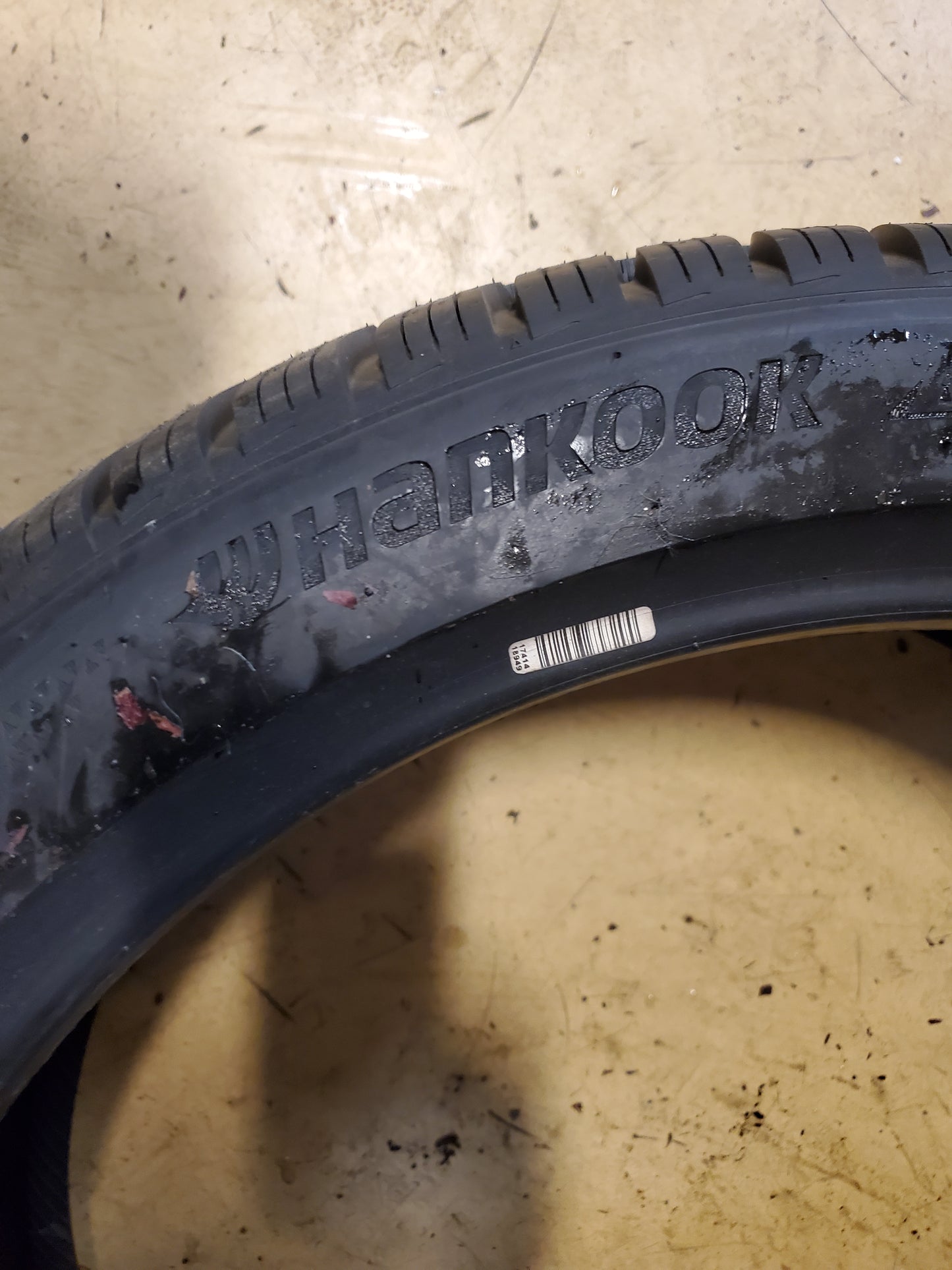 HANKOOK ION ICEPT SUV BSW P 255 40 21 102V WINTER TIRE 1033397