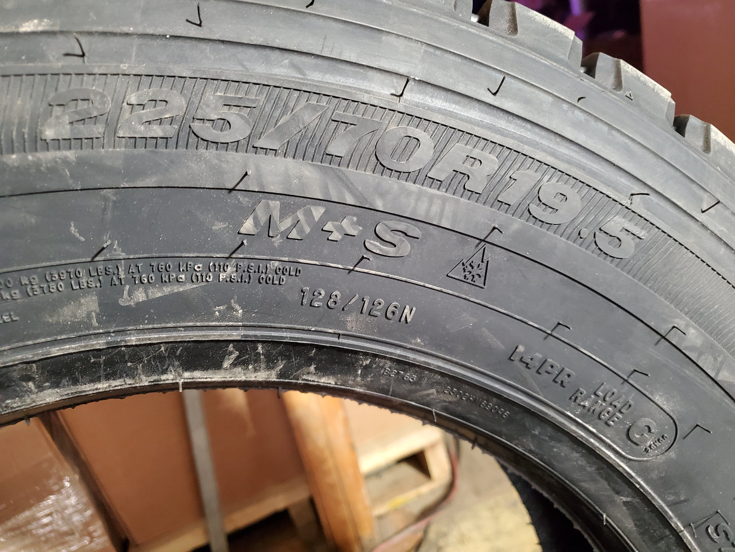 ROADMASTER RM257 BSW LT 225 70 19.5 128/126N 14PLY DRIVE TIRE 173026009