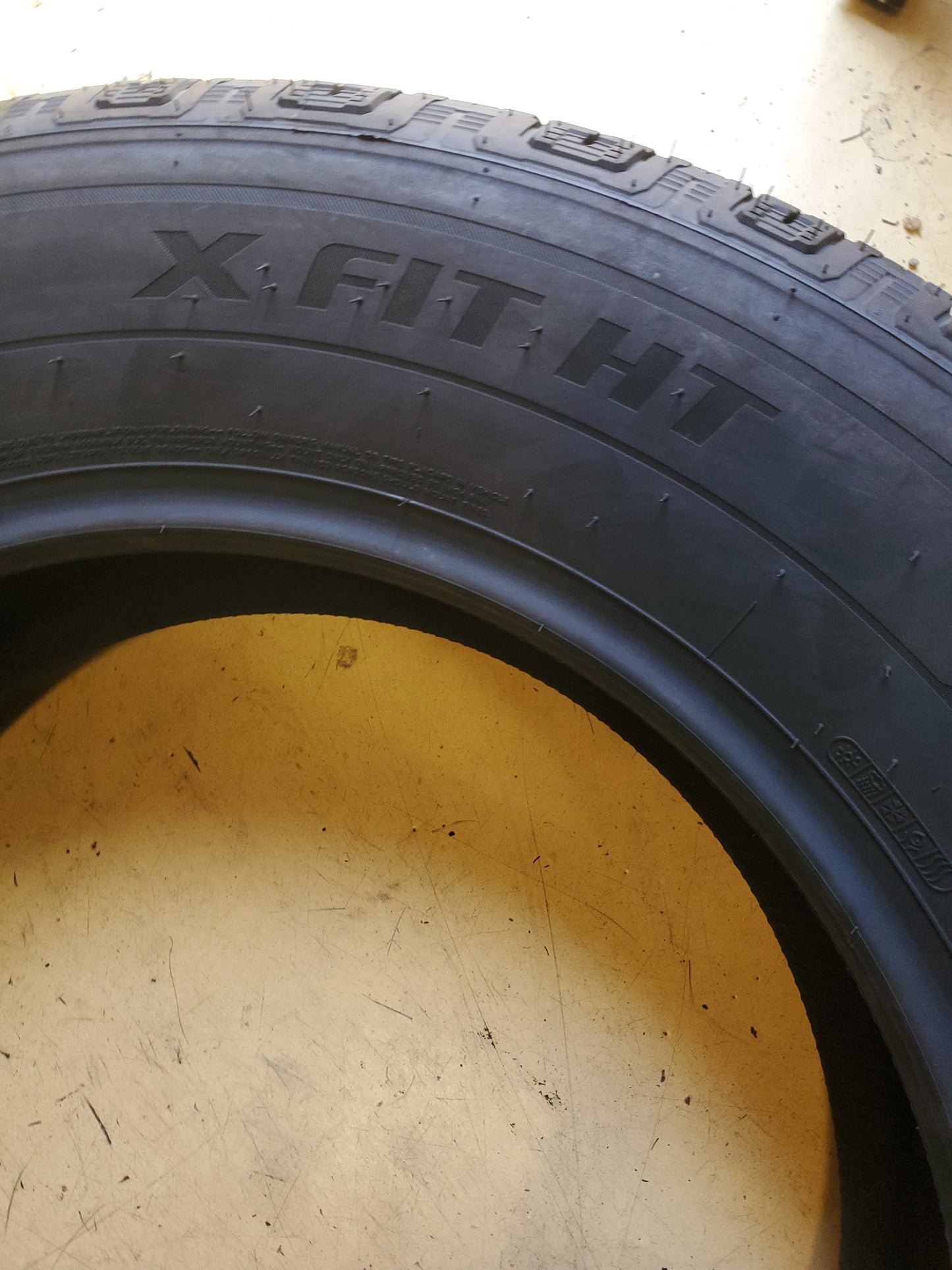 LAUFENN X FIT HT LD01 BSW P 275 60 20 115H ALL SEASON TIRE 1023990