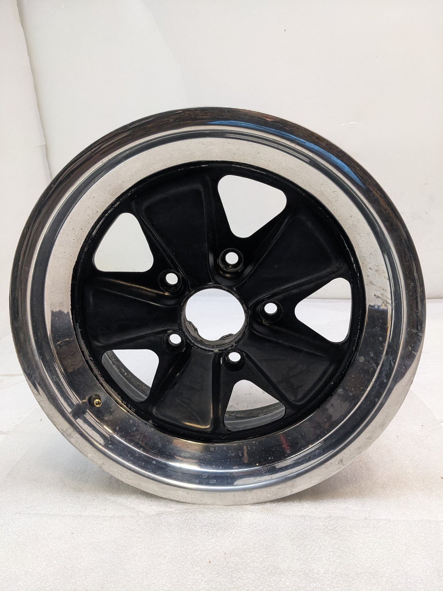 FUCHSFELGE 16X6 16X7 SET OF FOUR WHEELS FOR PORSCHE 991 BLACK SATIN CENTER W/ SILVER ANODIZED LIP USED B2