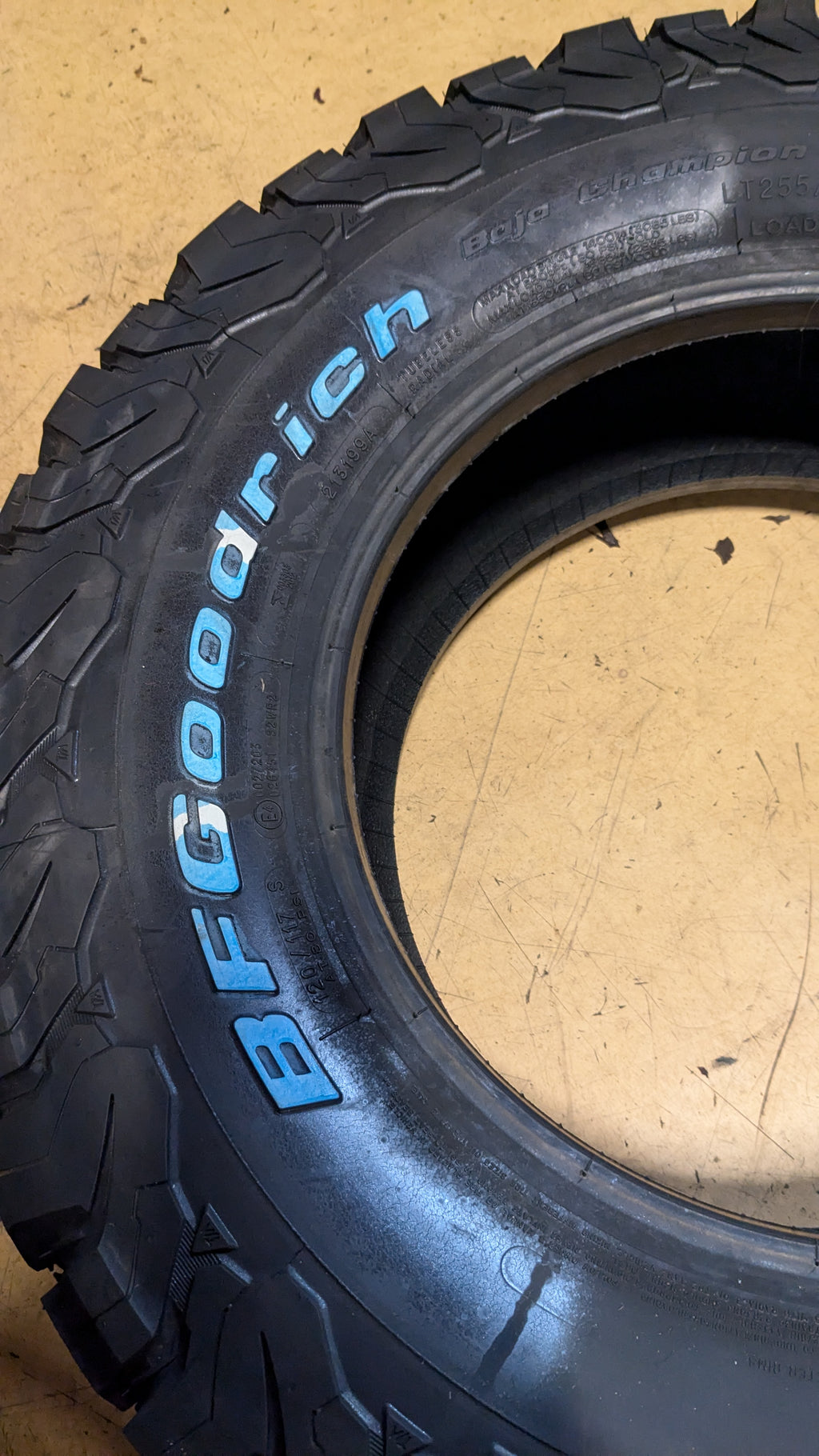 2 BFGOODRICH ALL TERRAIN T/A KO2 BSW P 255 70 16 120/117S 10PLY TIRE 65289