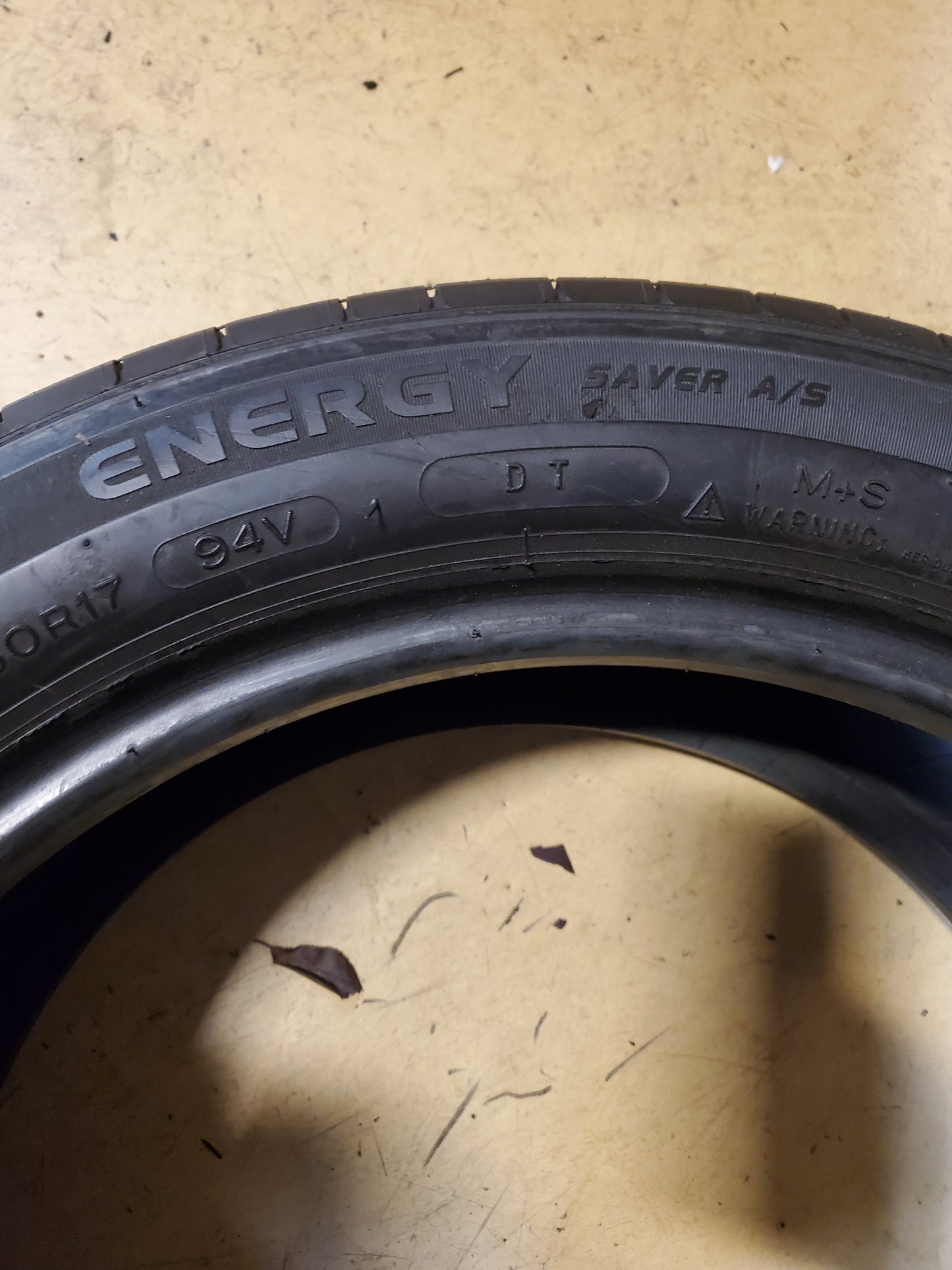 USED 7/32” MICHELIN ENERGY SAVER A/S DT1 BSW P 225 50 17 94V ALL SEASON TIRE 18116