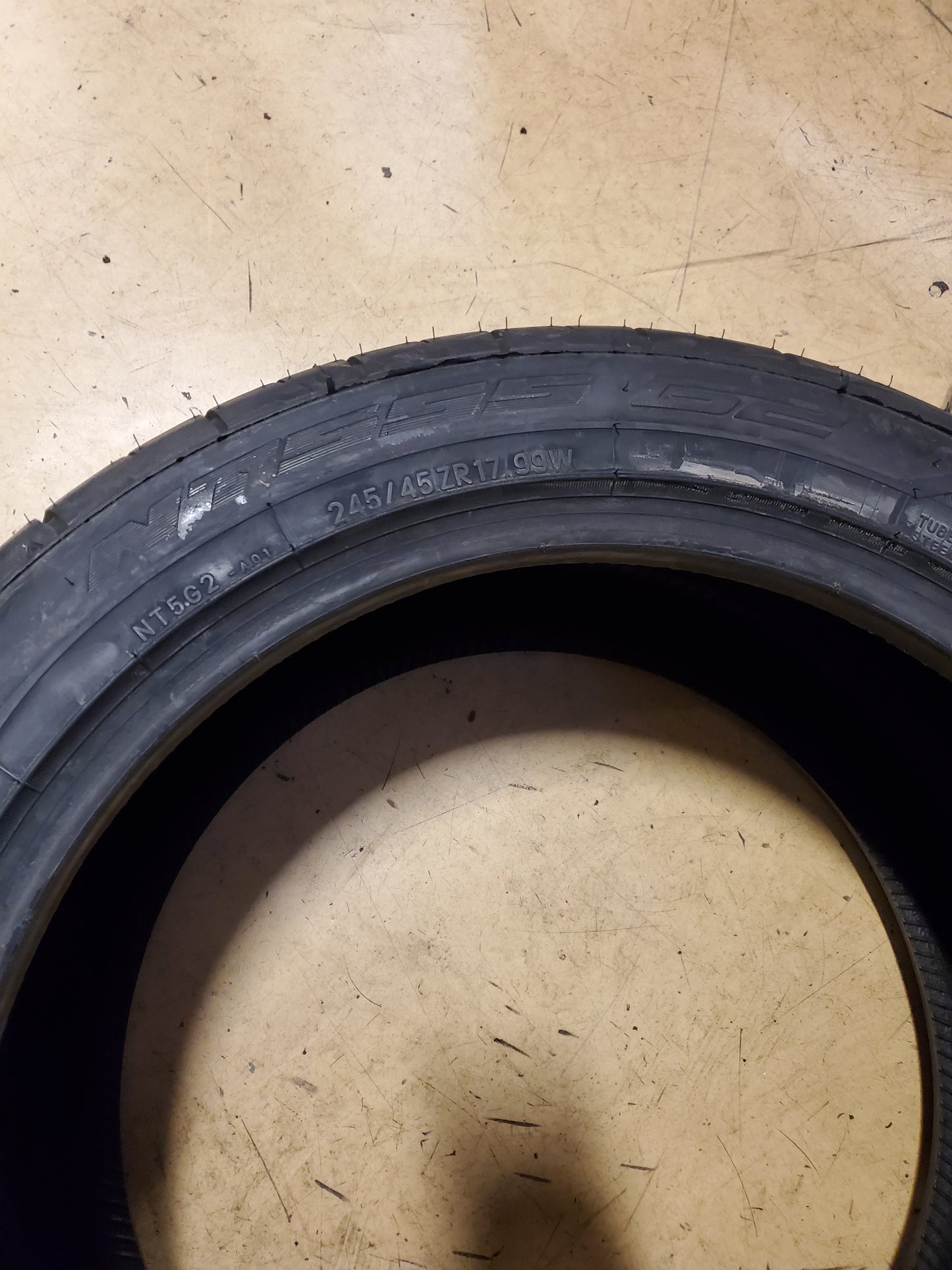 NITTO NT555 G2 BSW P 245 45 17 99W UHP TIRE 211030