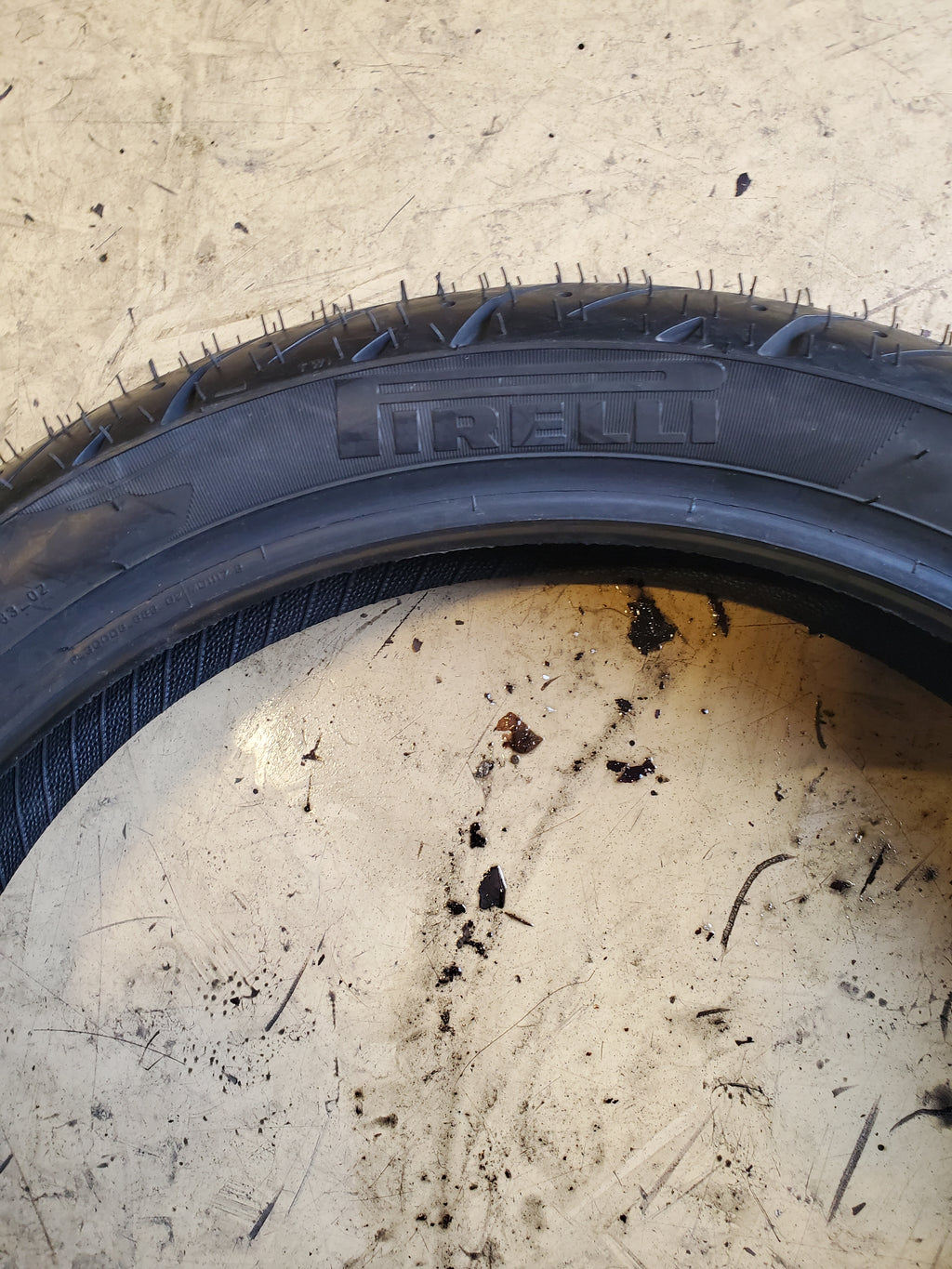 PIRELLI ANGEL SCOOTER BSW 100 80 16 50P FRONT SCOOTER TIRE 8715220