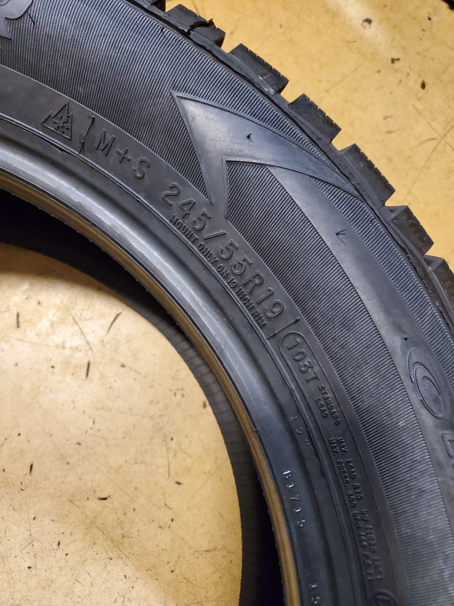 COOPER EVOLUTION WINTER BSW P 245 55 19 103T WINTER TIRE 166166006