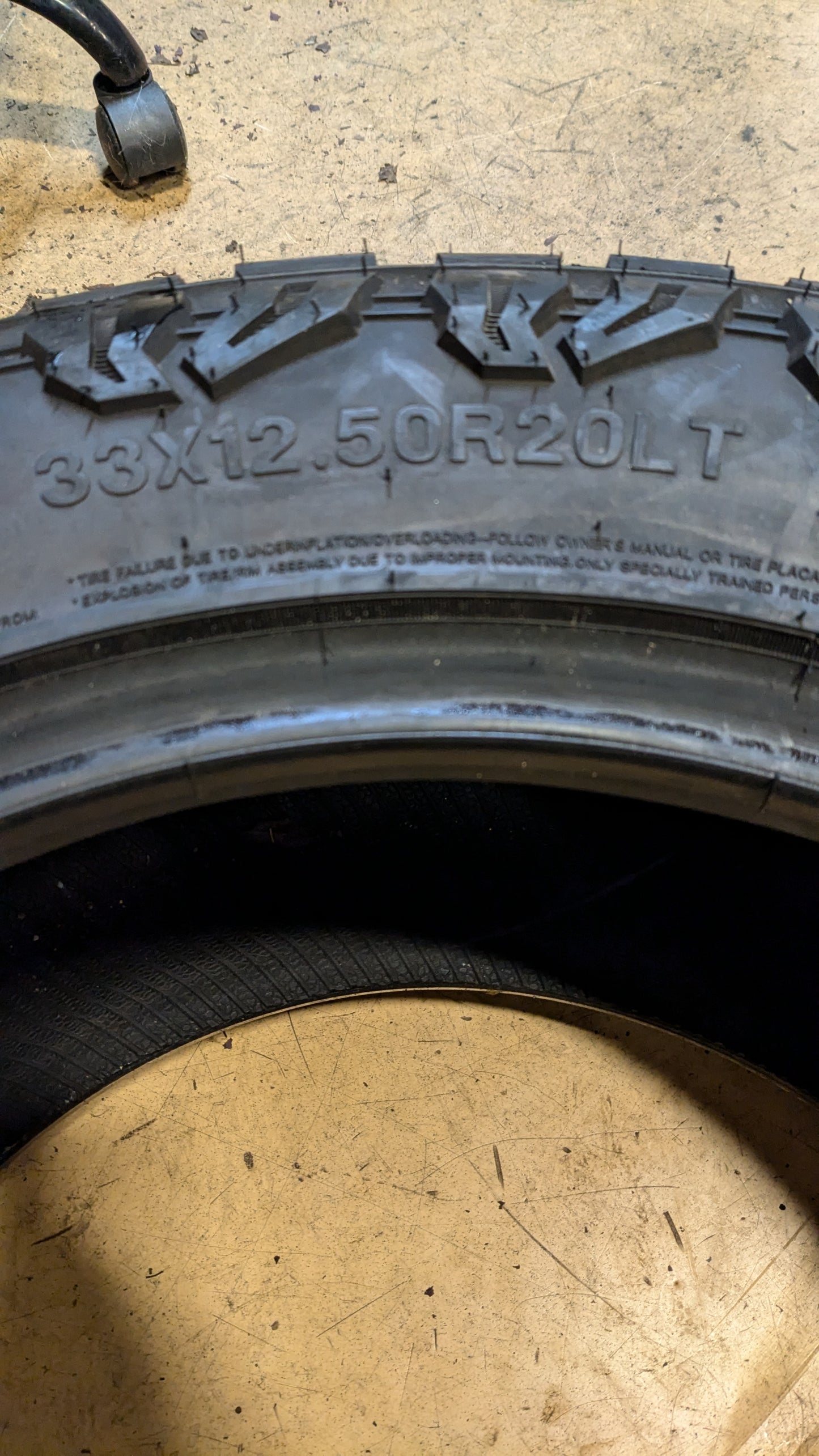 GOODRIDE RUGGED LEGEND SL389 BSW LT 33 12.5 20 114Q 10PLY ALL TERRAIN TH47527