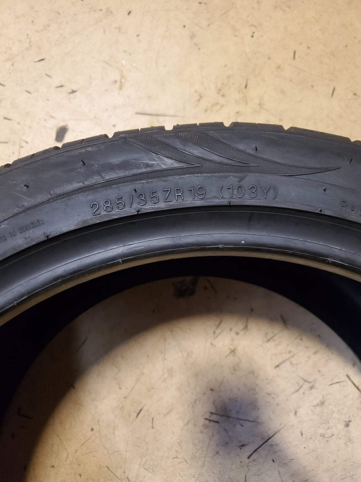 NOS KUMHO ECSTA LE SPORT BSW P 285 35 19 103Y XL ALL SEASON TIRE 2138493