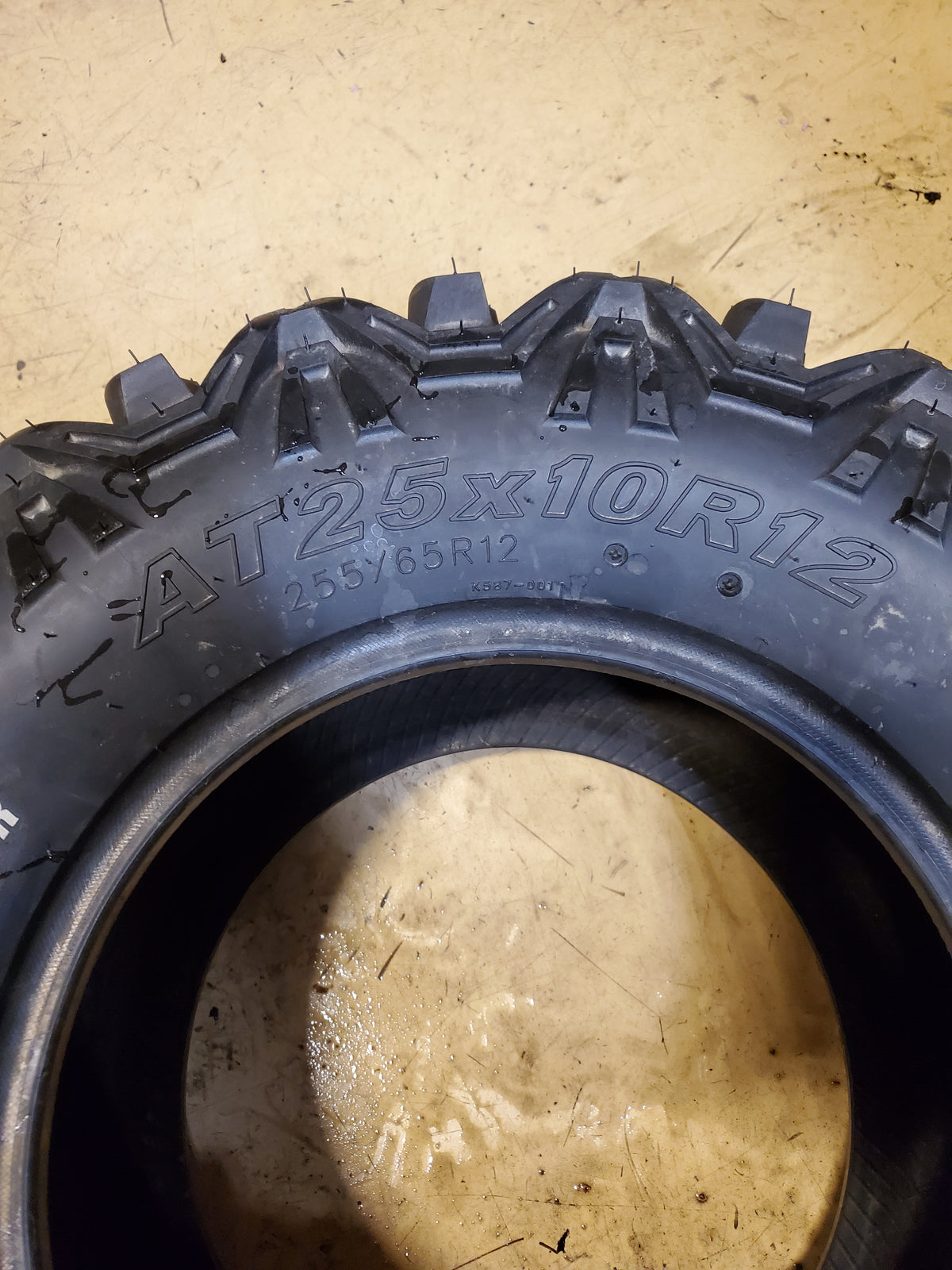 NOS KENDA BEAR CLAW HTR K587 BSW AT 25 10 12 8PLY ATV/UTV TIRE 085871295D1