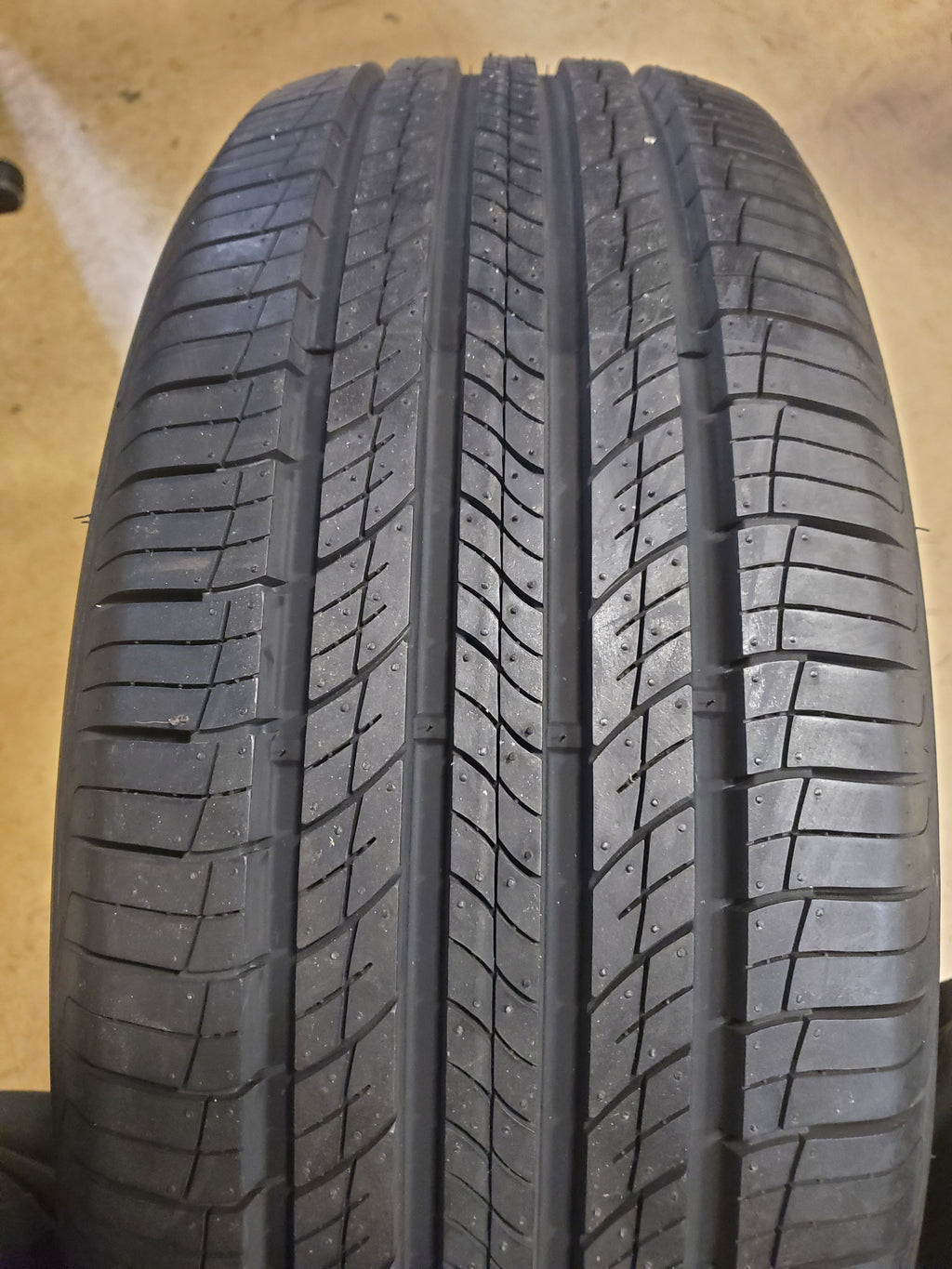 HANKOOK DYNAPRO HP2 (RA33)  BSW P 245 65 17 111H SL PERFORMANCE TIRE 1014585