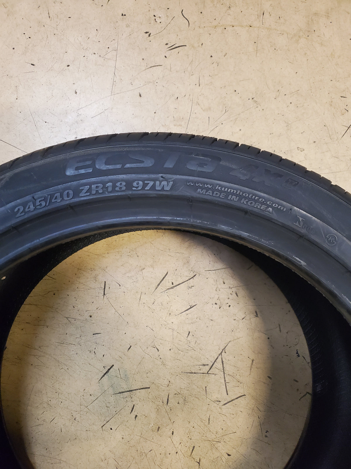 NOS KUMHO ECSTA 4X II BSW P 245 40 18 97W XL ALL SEASON TIRE 2185473