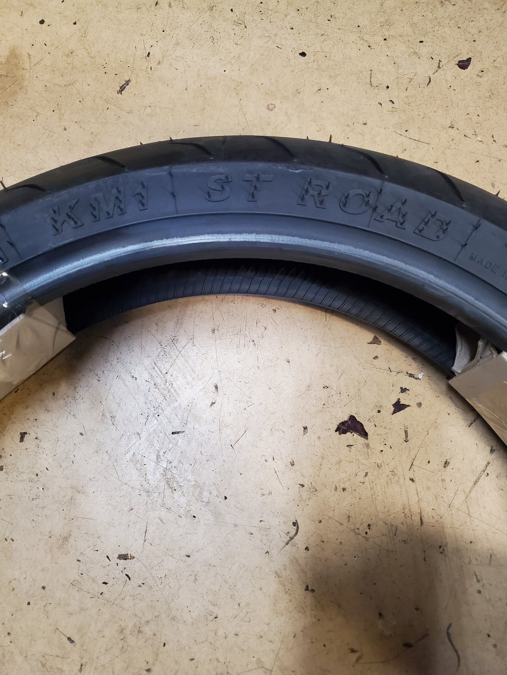 KENDA KM1 ST ROAD BSW  120 70 17 58W FRONT MOTORCYCLE TIRE 143K2060