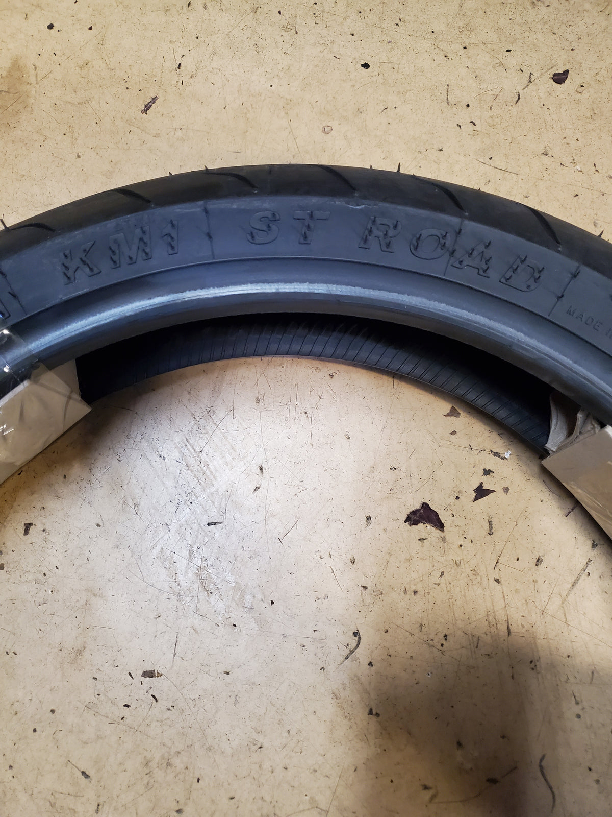 KENDA KM1 ST ROAD BSW  120 70 17 58W FRONT MOTORCYCLE TIRE 143K2060