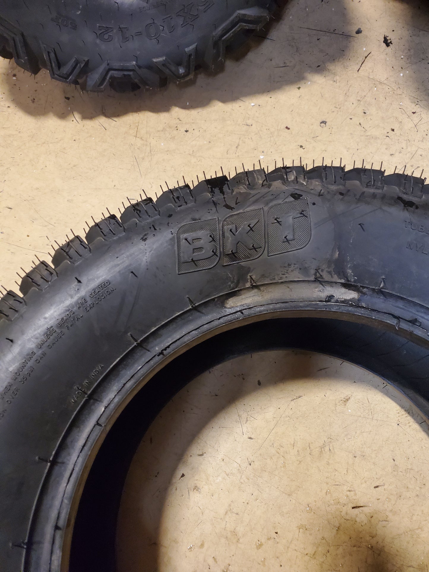 BKT LG-306 BSW 27 10.5 15 90B 4PLY LAWN TIRE 94029822