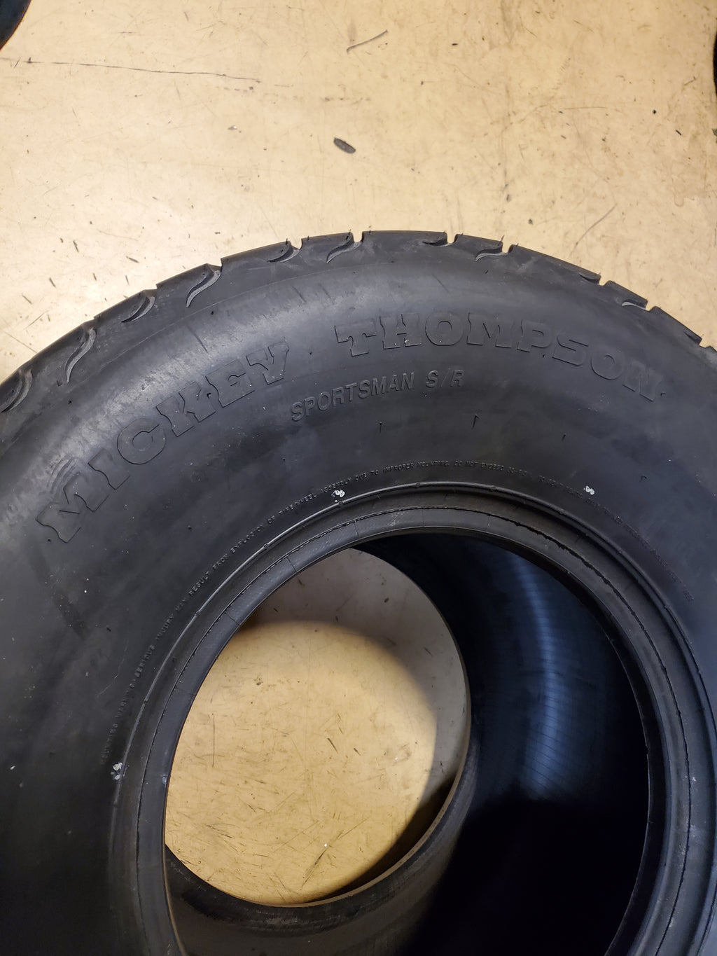 MICKEY THOMPSON SPORTSMAN S/R BSW LT 33 22 15 107H PERFORMANCE TIRE 321037004