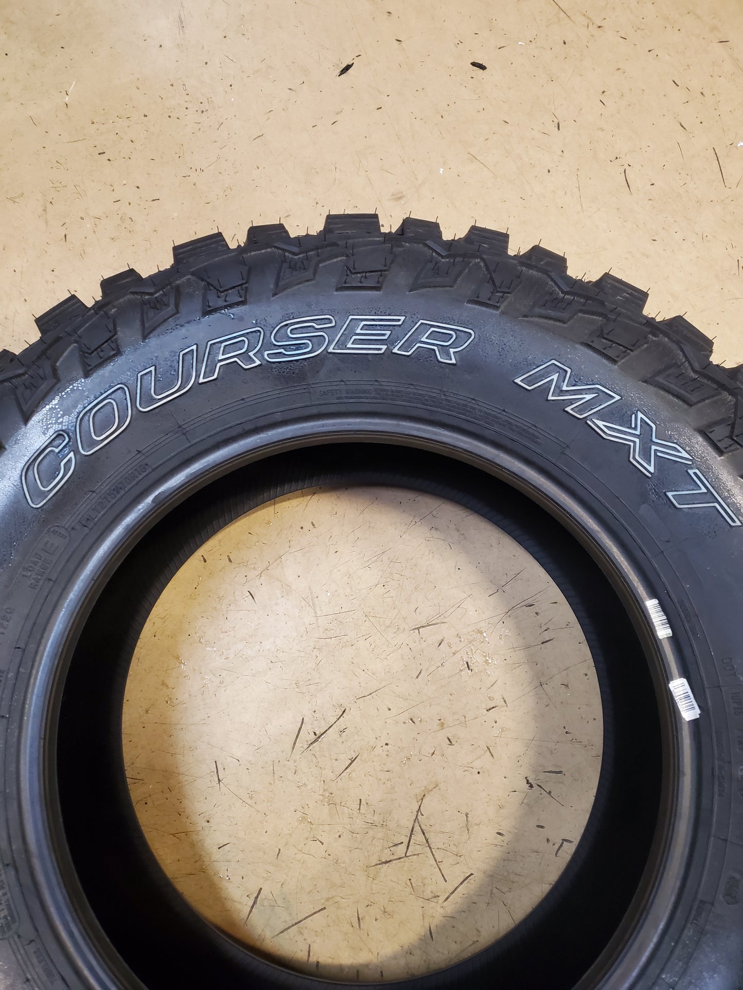 MASTERCRAFT COURSER MXT OWL LT 275 70 18 125/122Q 10PLY MUD TIRE 175042009