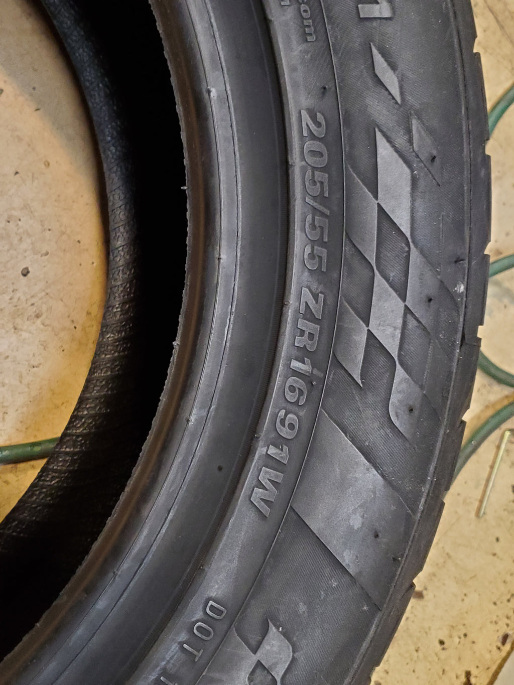 KUMHO ESCTA PS31 BSW P 205 55 16 91W UHP TIRE 2267943