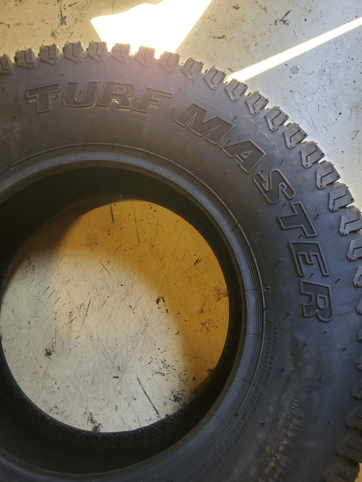 CARLSTAR TURF MASTER BSW 24 9.5 12 94A4 4PLY LAWN TIRE 6L08371