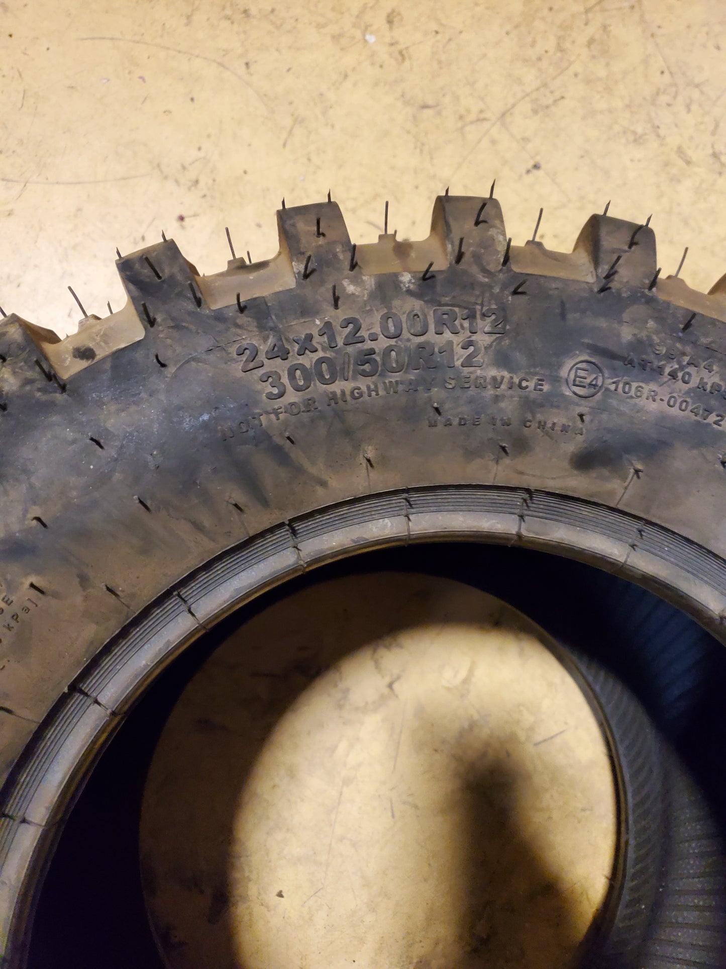 NOS CARLISLE VERSA TURF BSW 24 12 12 99A4 4PLY LAWN TIRE 6L13941 6L13941